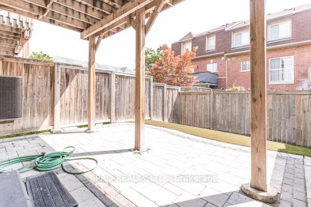 2461 Adamvale Crescent photo 19