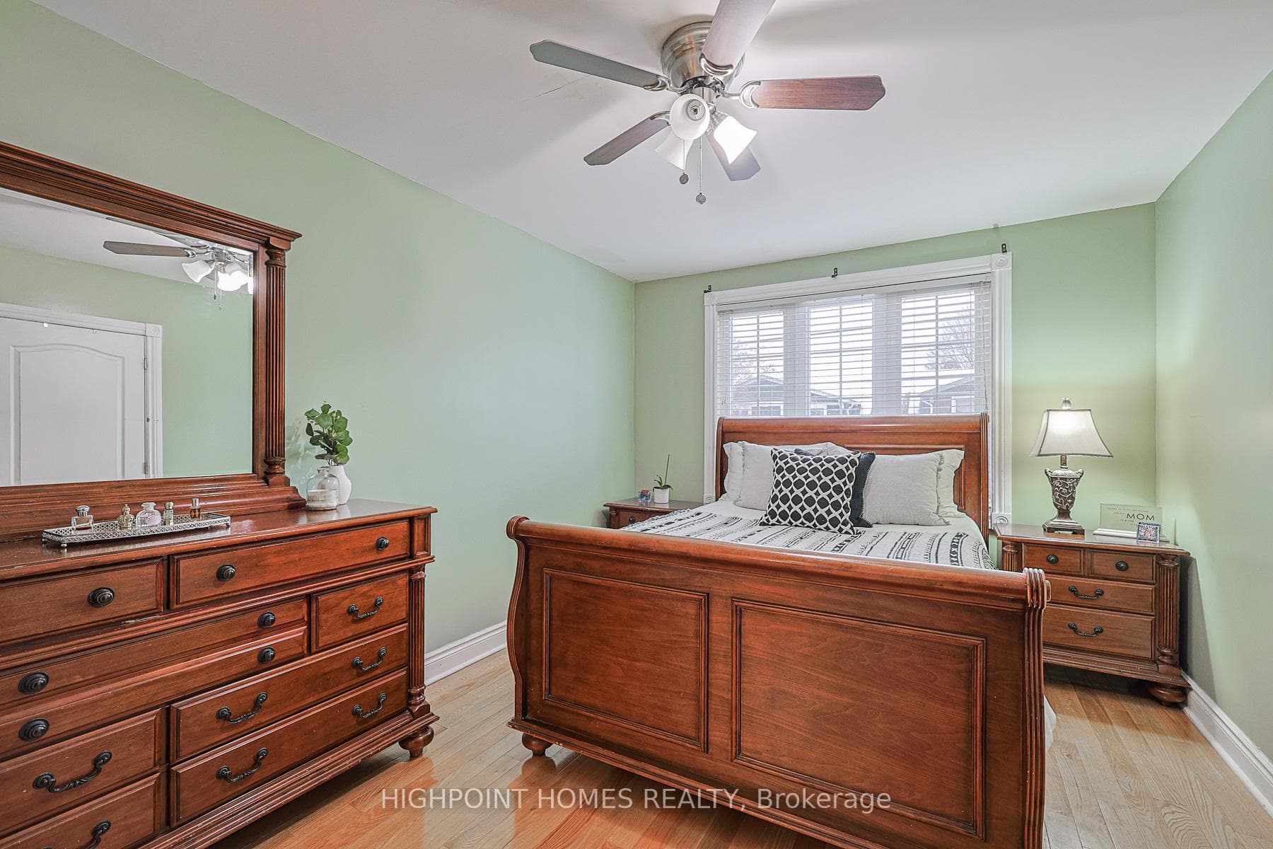 387 Sammon Avenue photo 20