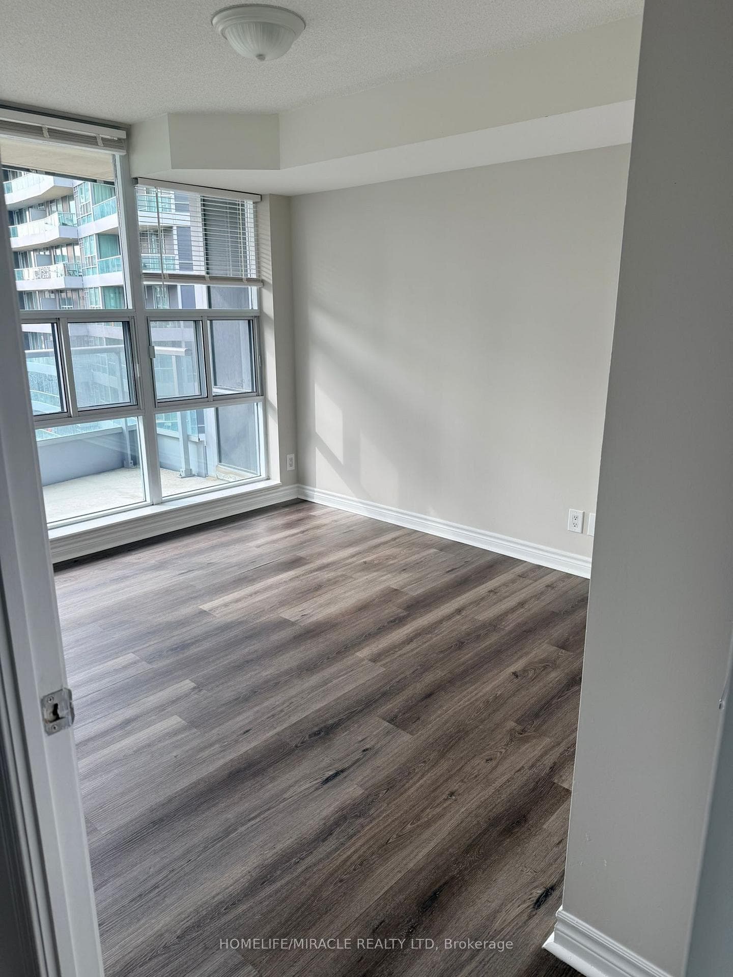 33 Elm Drive Unit 1508 photo 46