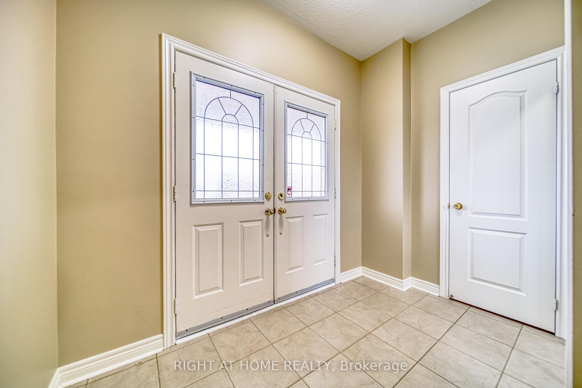 214 Swan Park Road photo 3