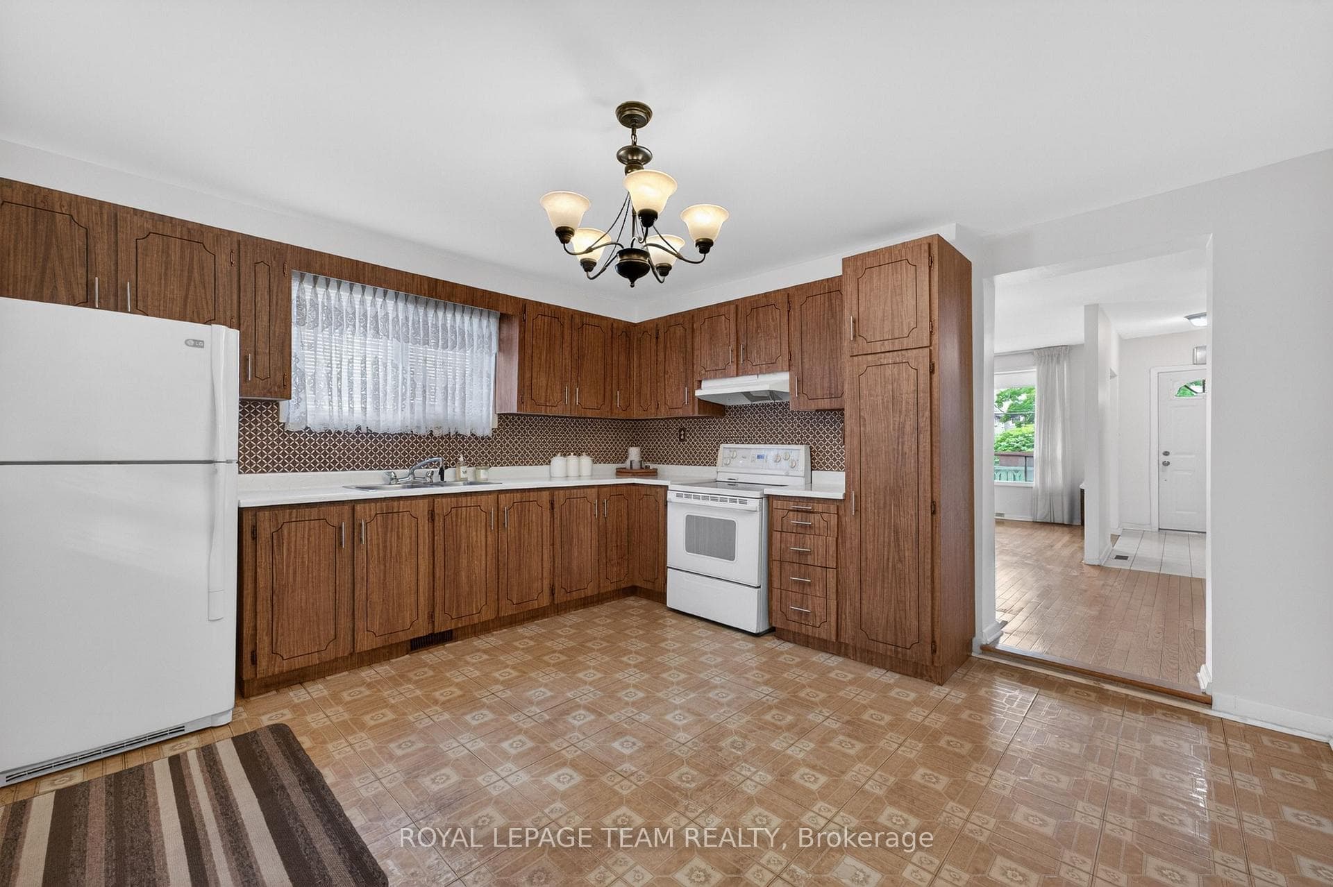 274 Breezehill Avenue photo 14