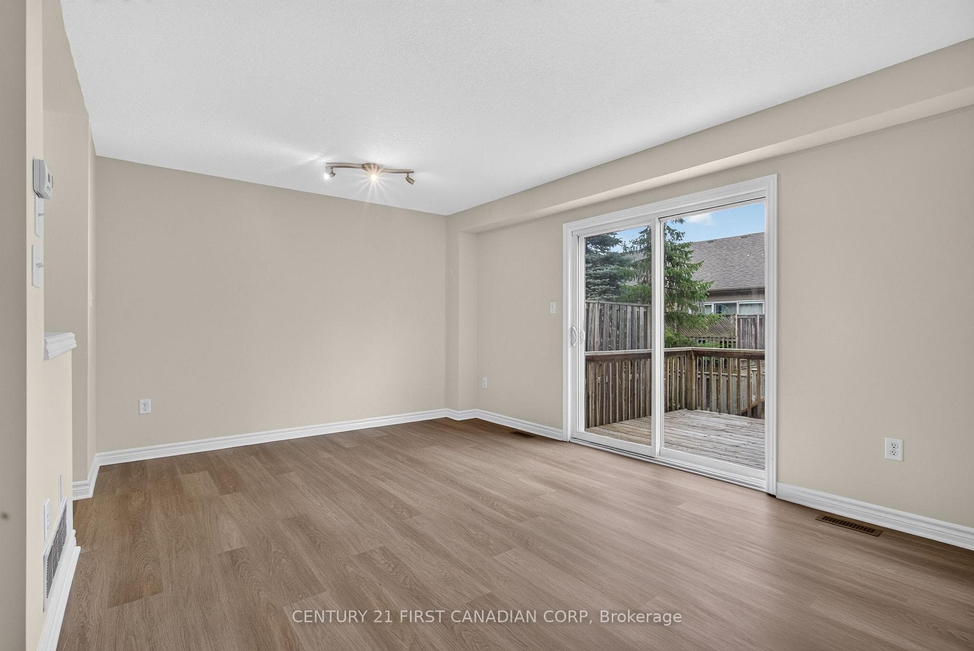 1059 Whetherfield Street Unit 7 photo 17