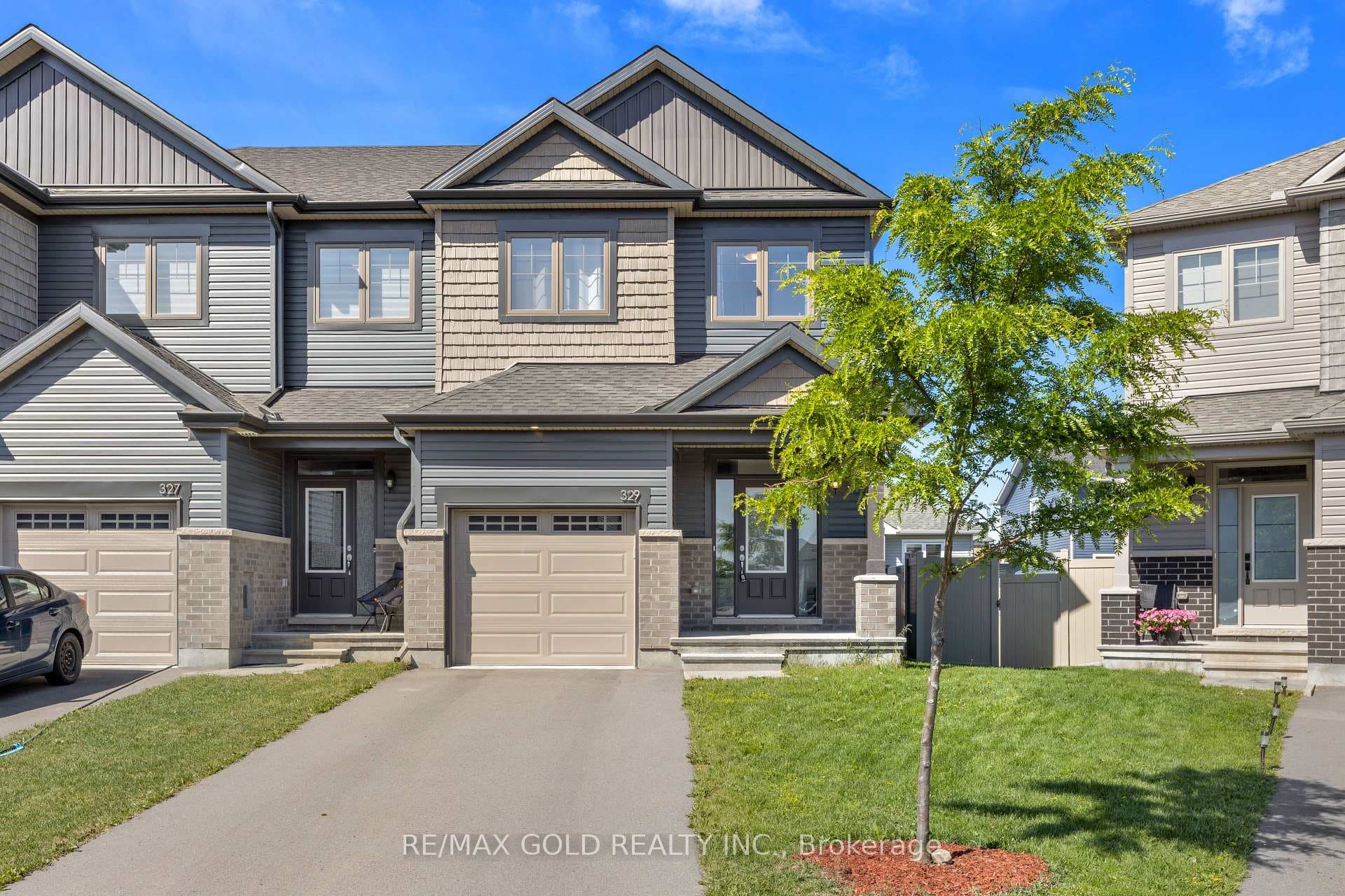 329 Grackle Street photo 2
