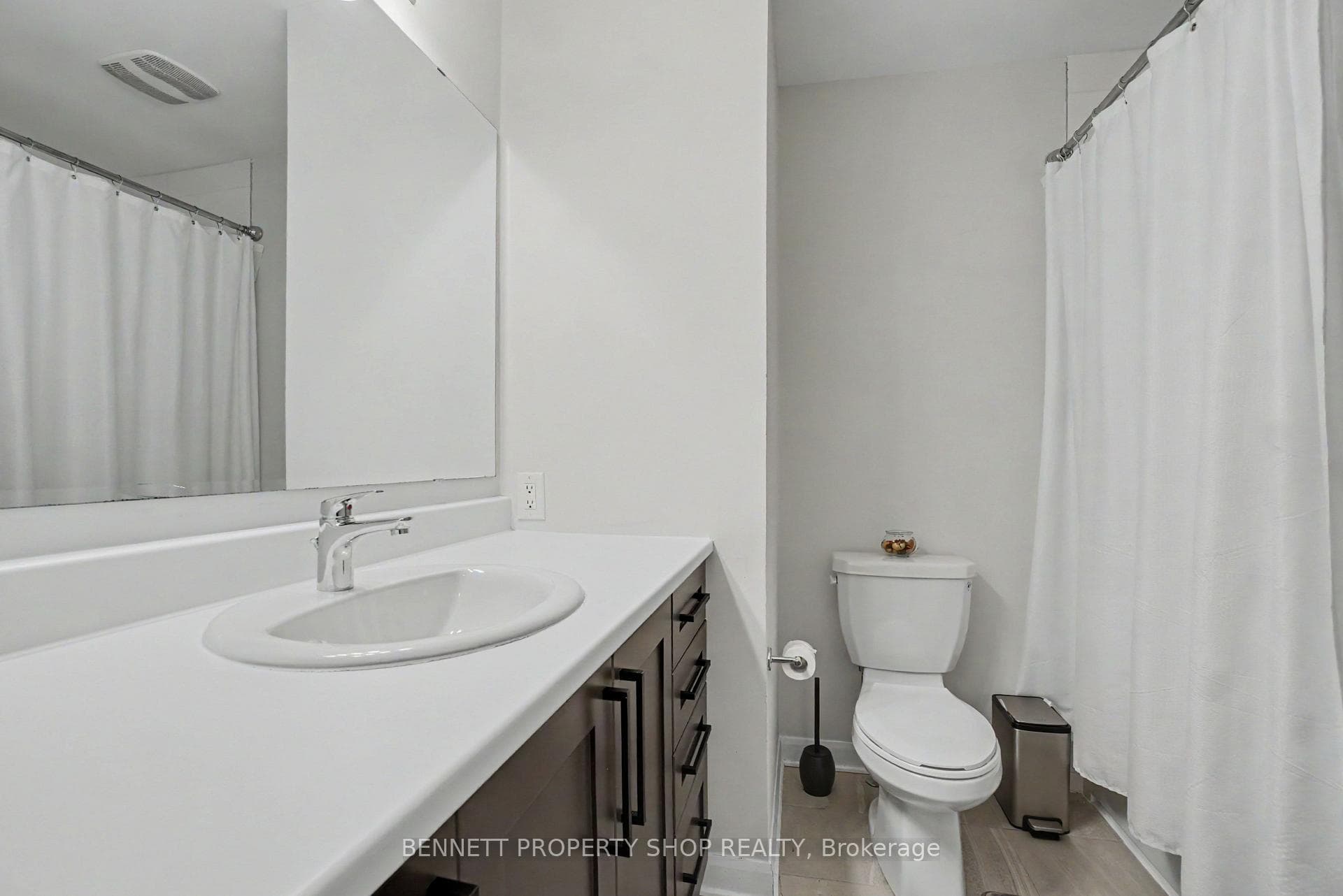 127 Attwell Private photo 16