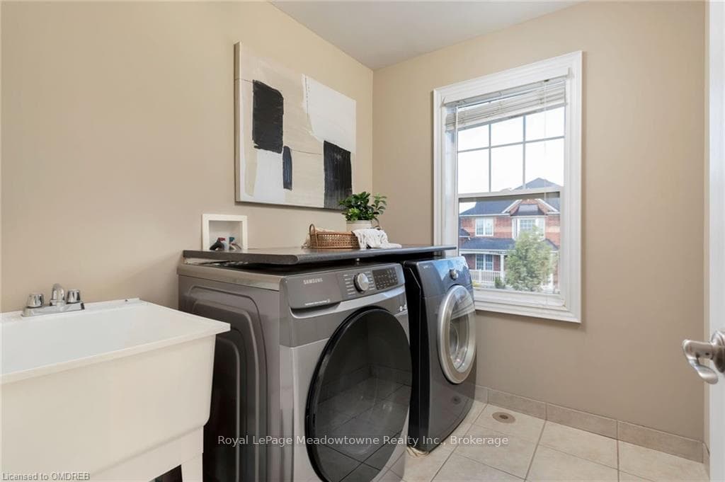 888 HEPBURN Road photo 27