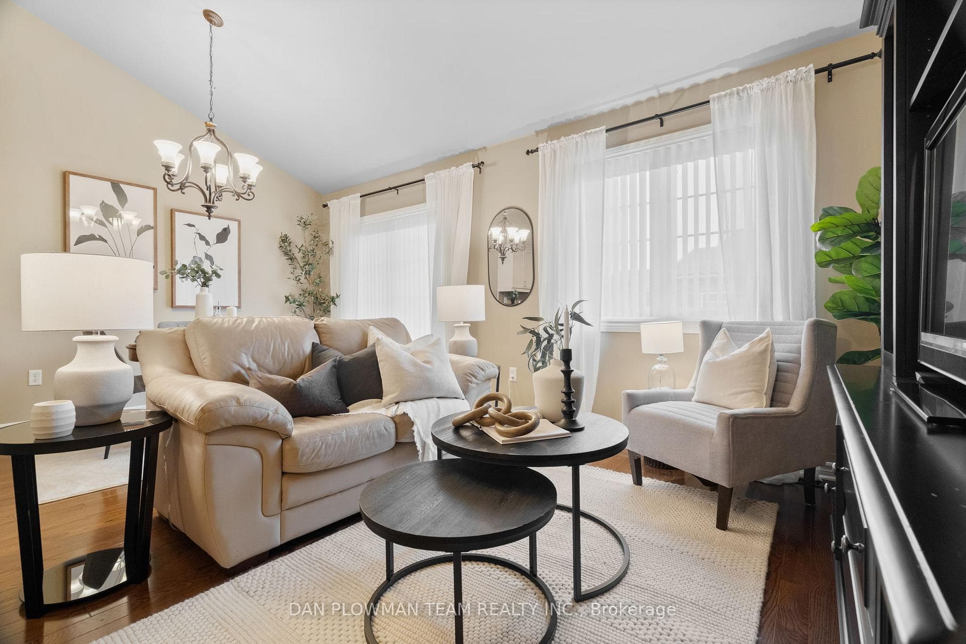 9 Wicker Park Way photo 17