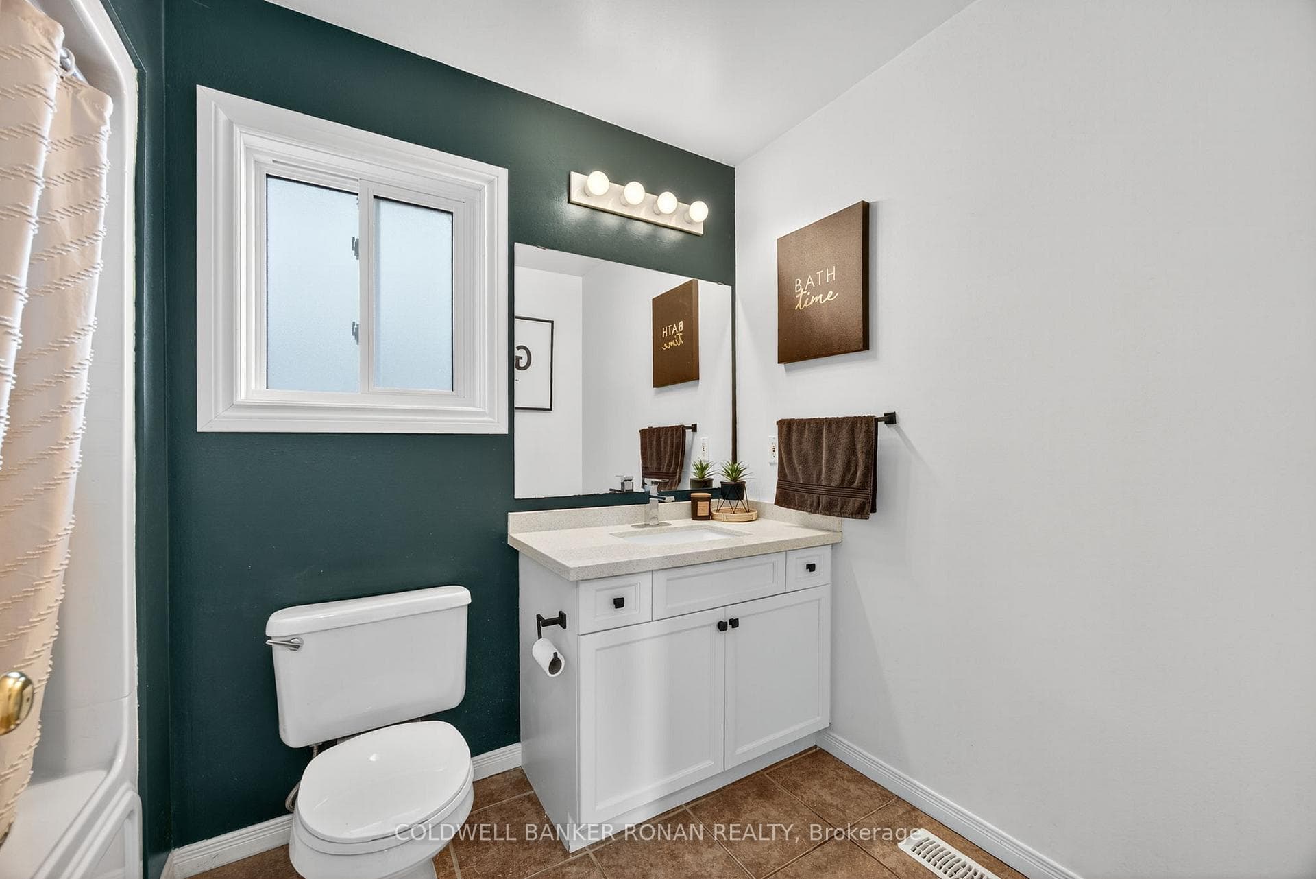 60 Wallace Street photo 25