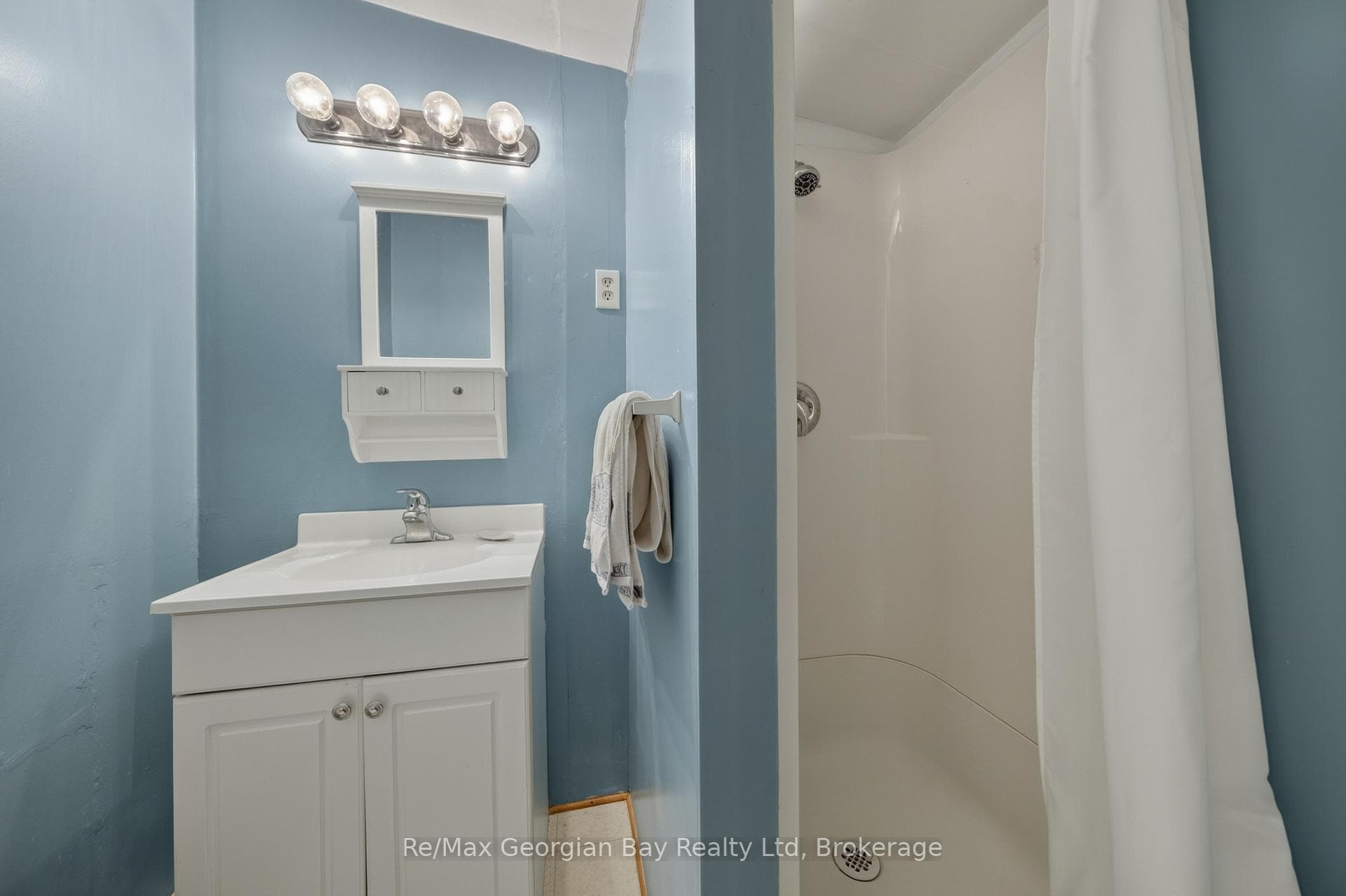 87 Moccasin Trail photo 16