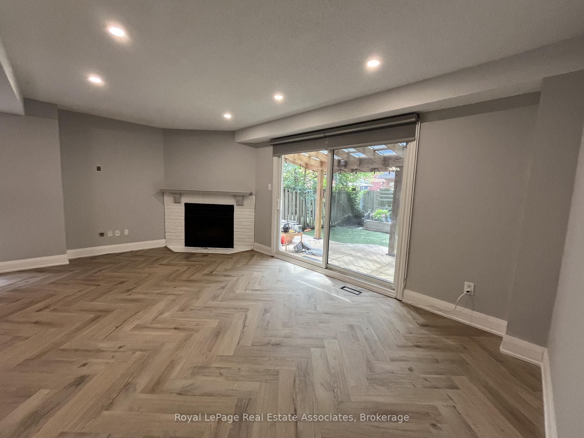 1112 Gable Drive photo 4