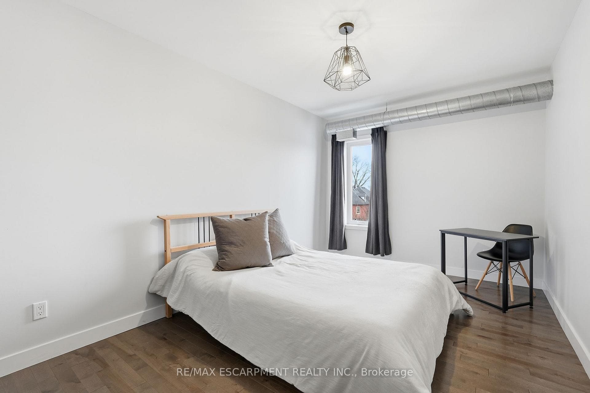 414 JOHN Street photo 30