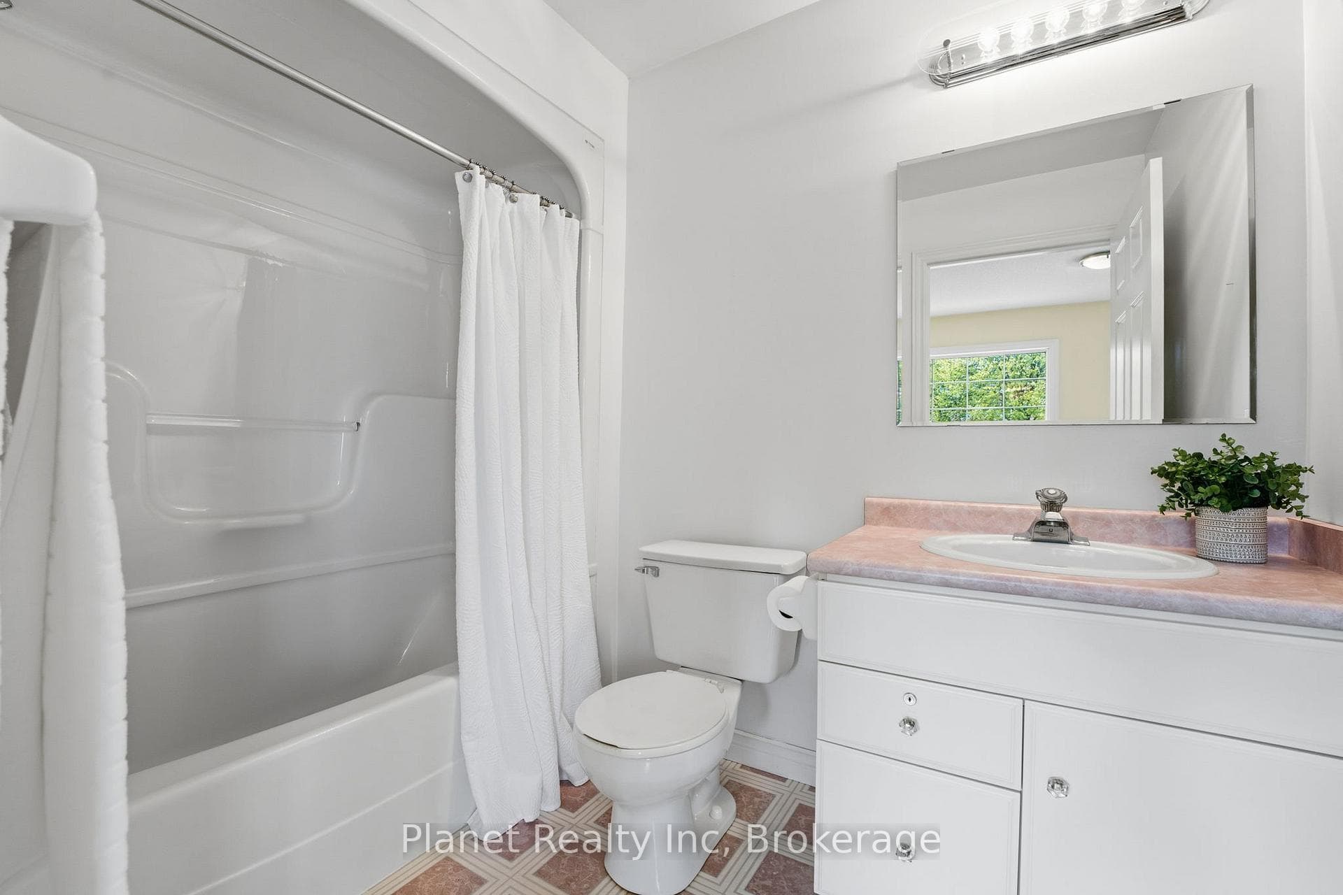 27 Village Green Drive photo 19