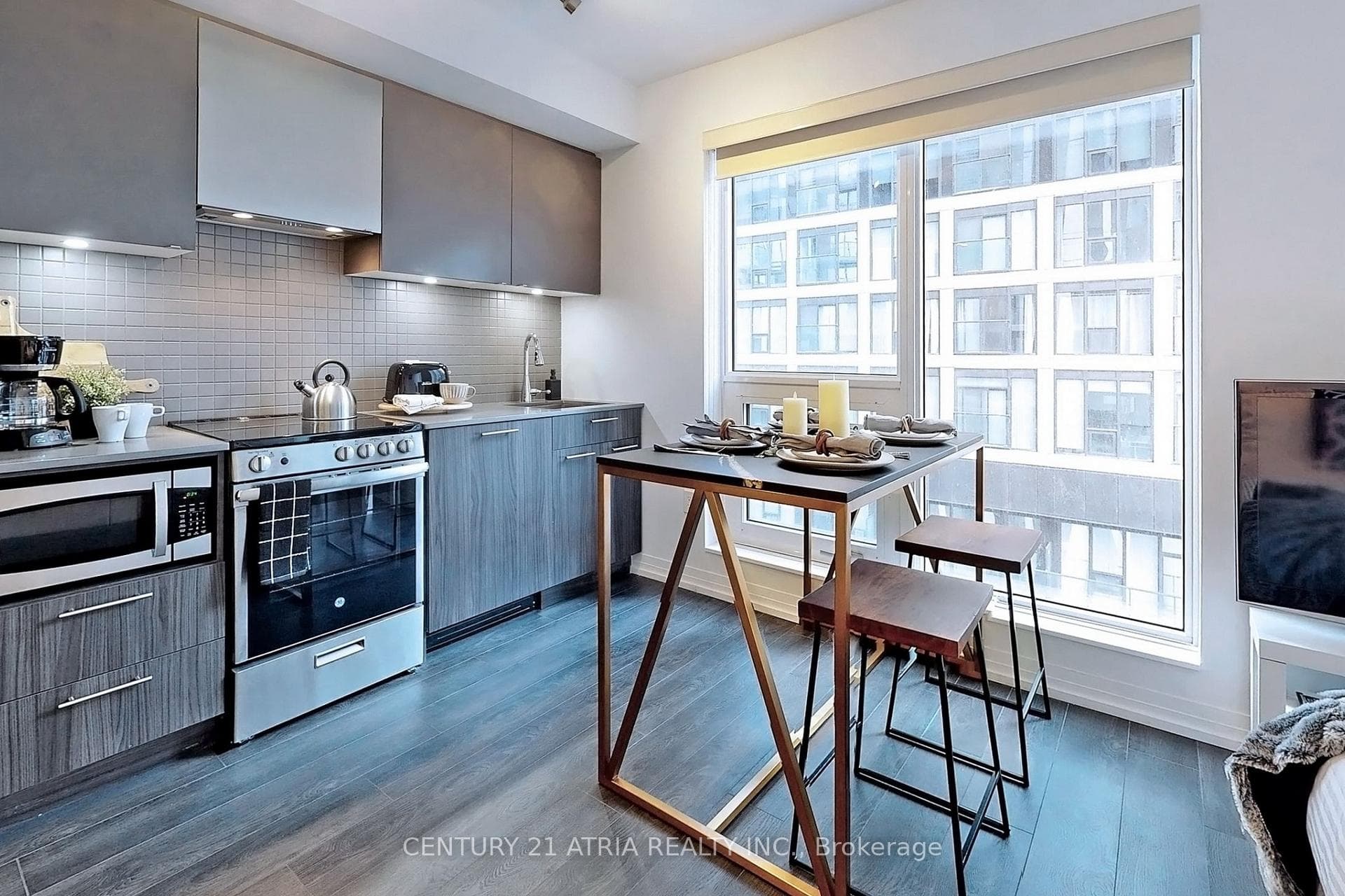 251 Jarvis Street Unit 725 photo 3