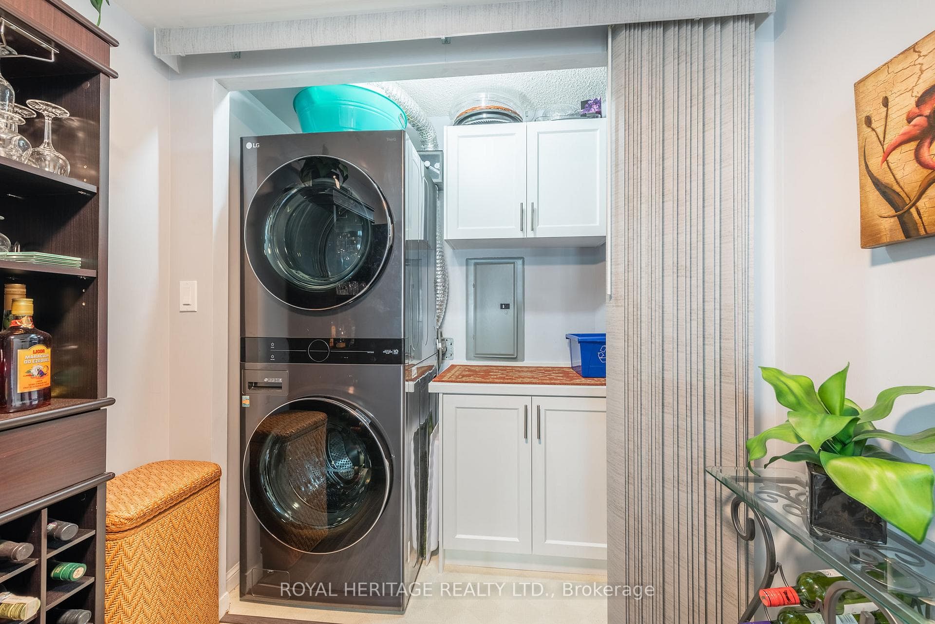 712 Rossland Road Unit 706 photo 11