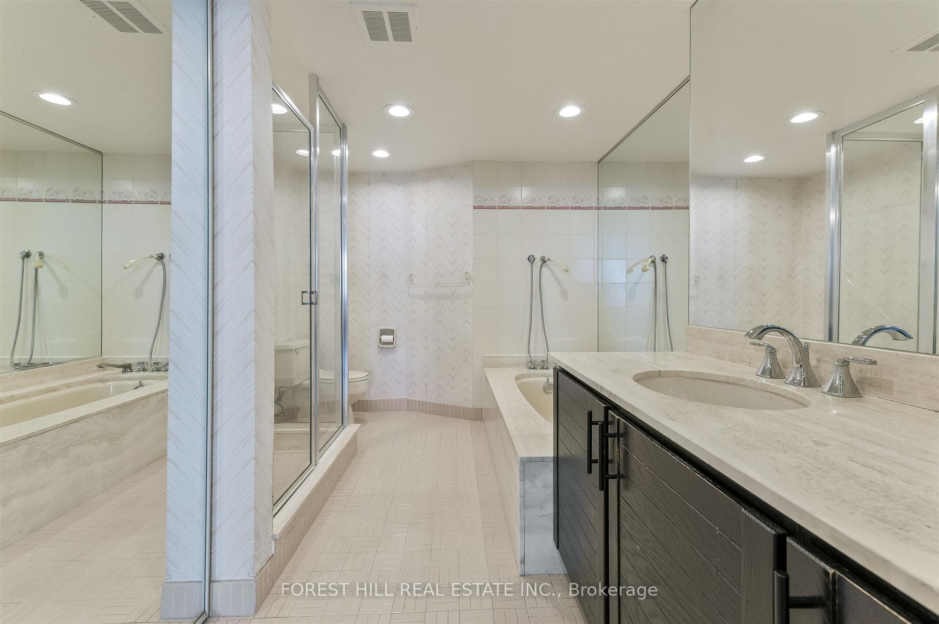 85 Skymark Drive Unit 2305 photo 29