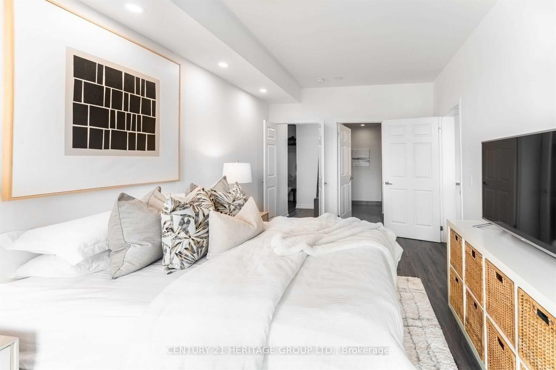 11611 Yonge Street Unit 319 photo 13