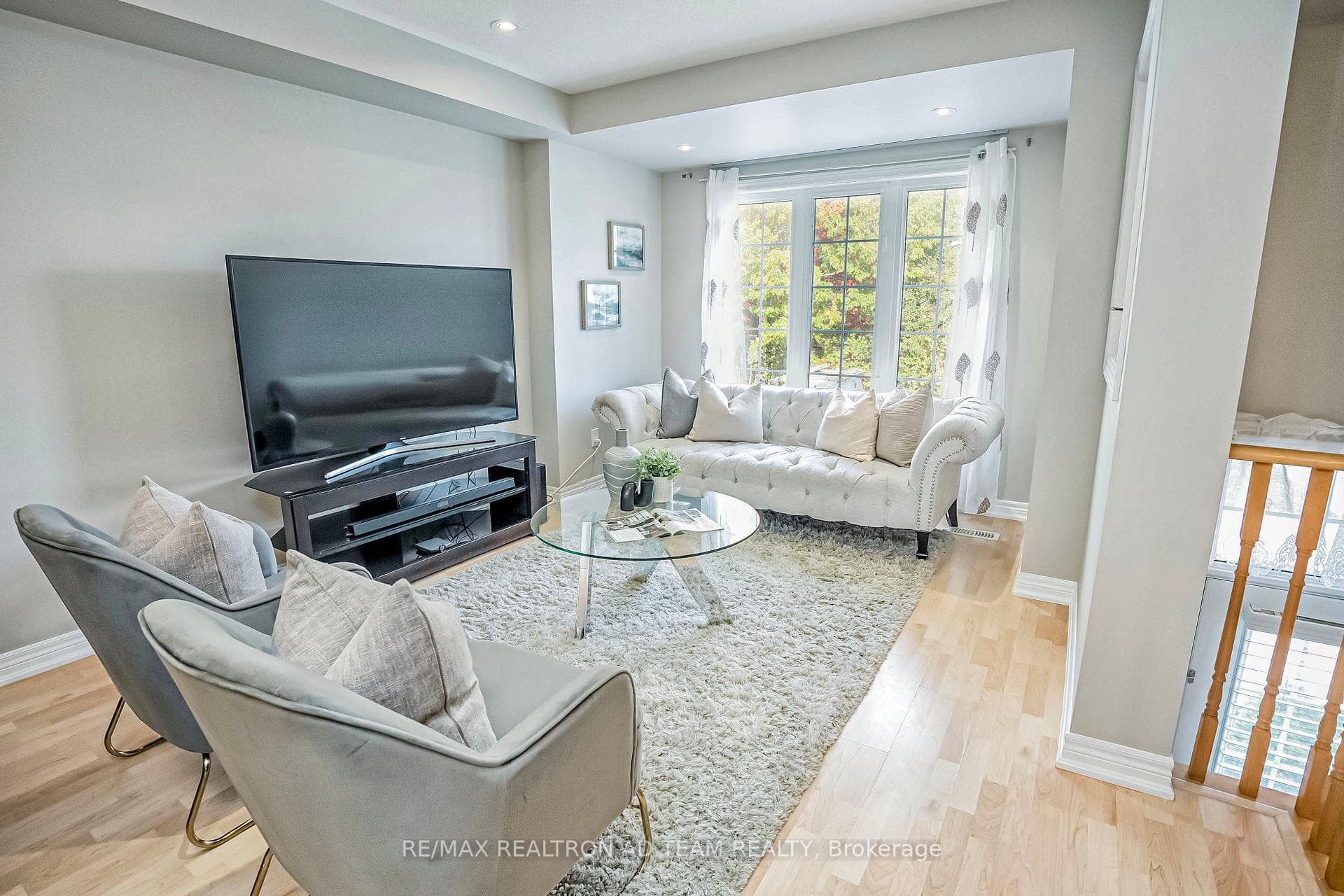 18 Oakins Lane photo 3