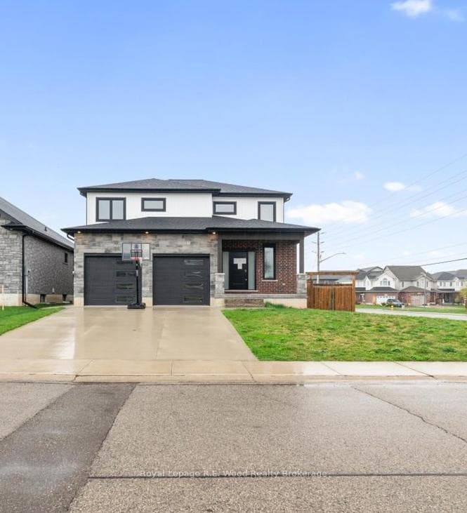 81 Woodland Crescent photo 2