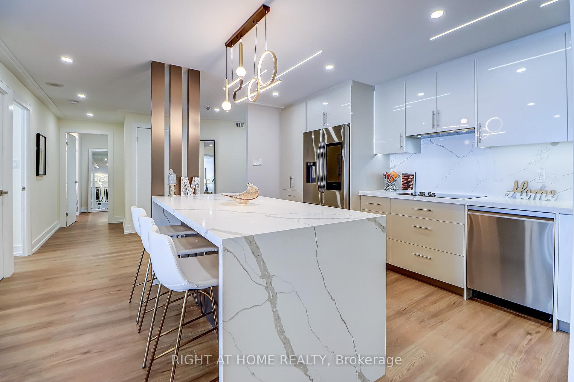 130 Carlton Street Unit 1207 photo 11