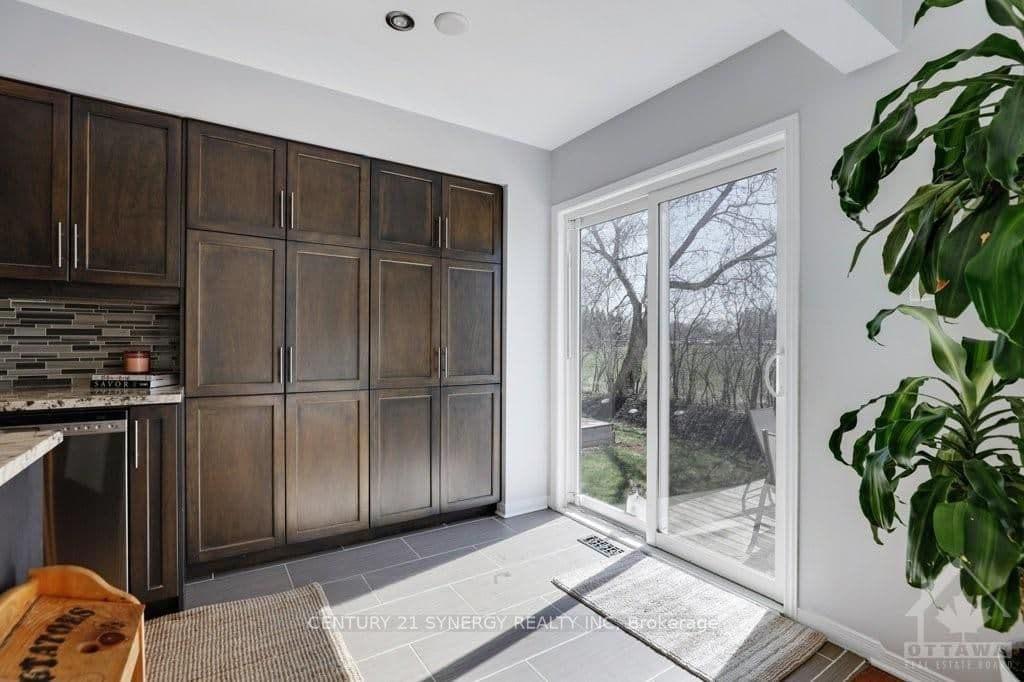 560 ABERFOYLE Circle photo 11