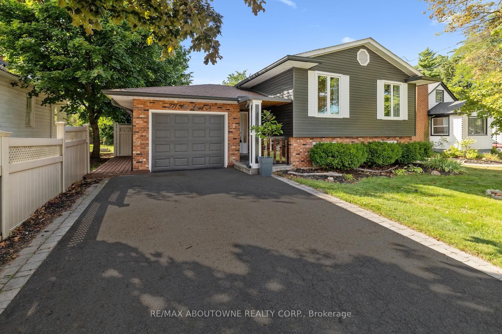 371 Park Road photo 1