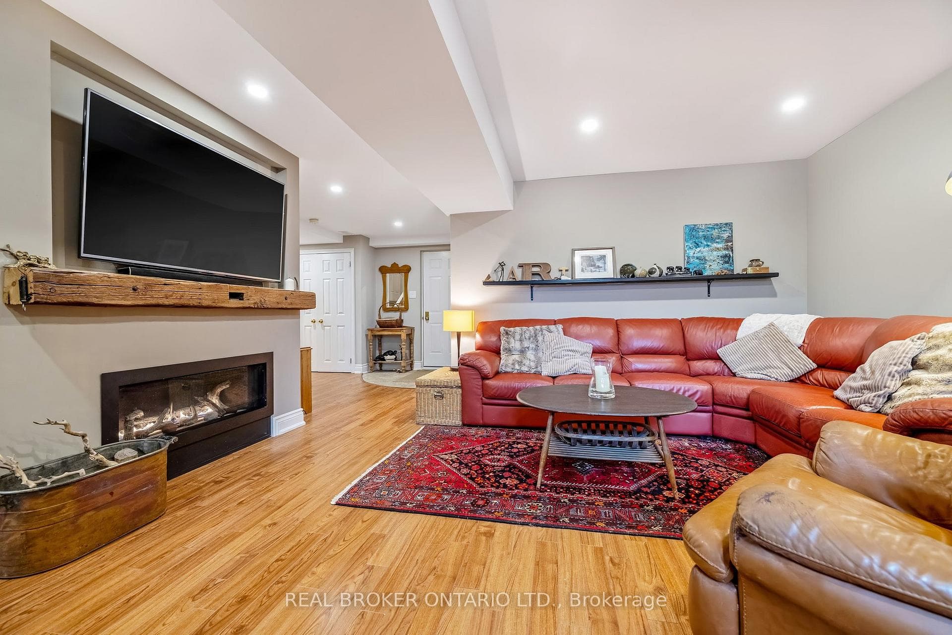 352 Broadway Avenue photo 32