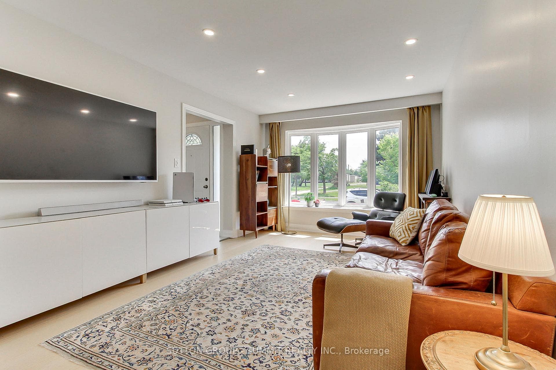 7641 ANAKA Drive photo 2