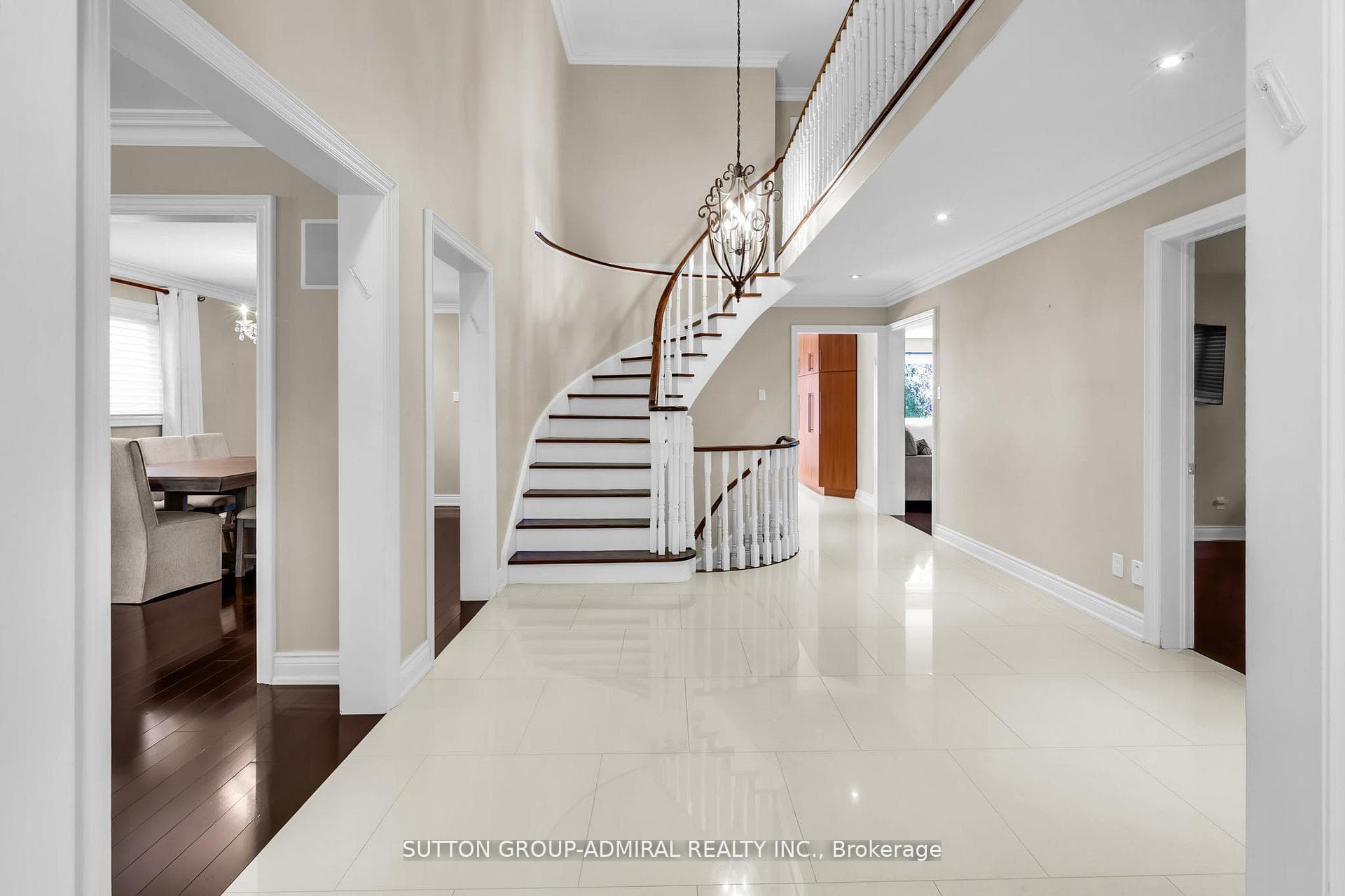 25 Grenadier Crescent photo 4