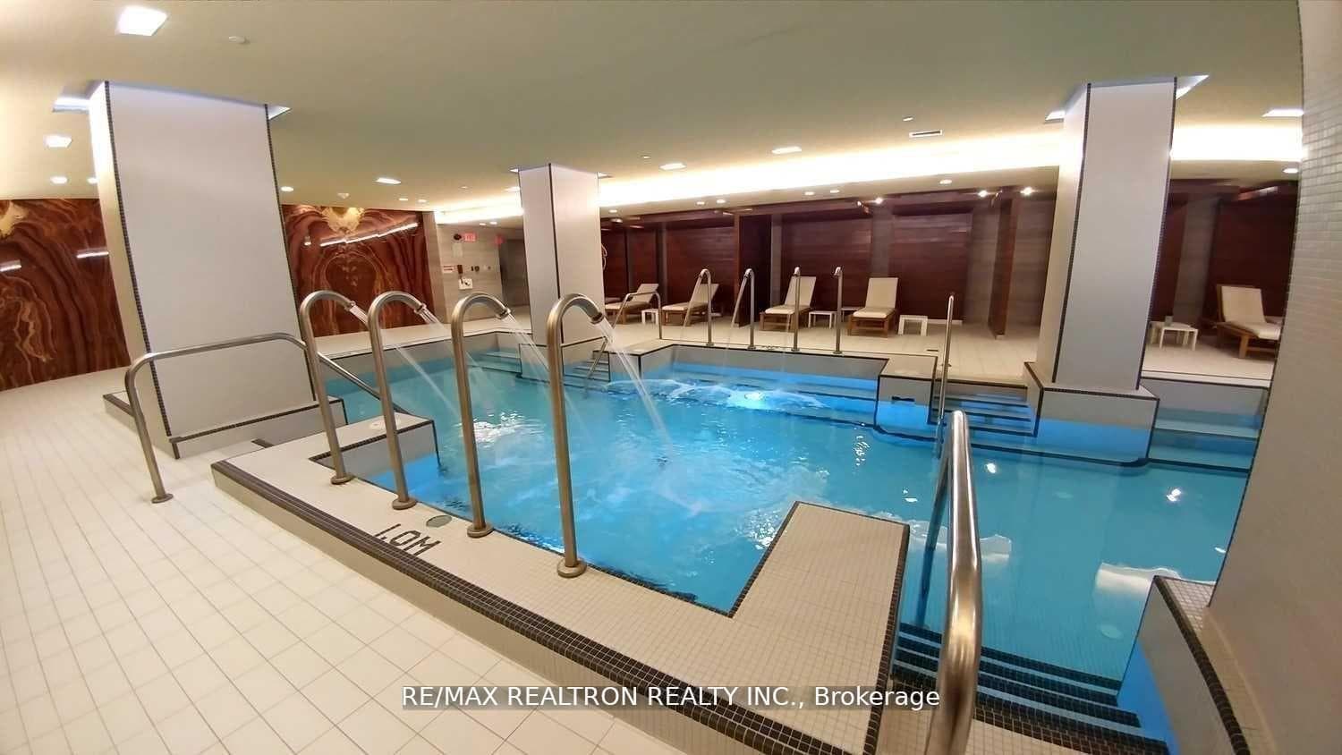 39 Queens Quay Unit 734 photo 21