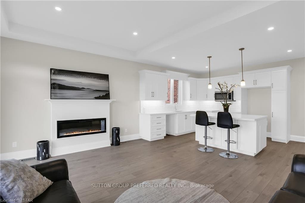 250 Leitch Street photo 36