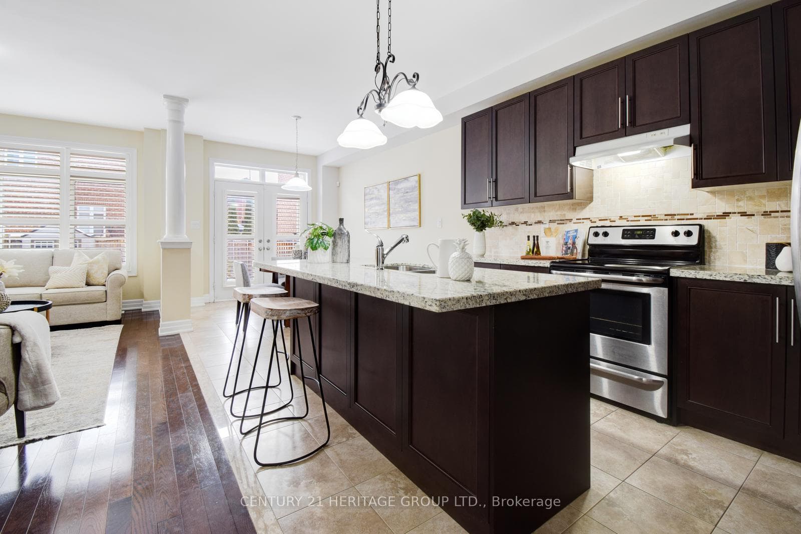 55 Alex Campbell Crescent photo 6