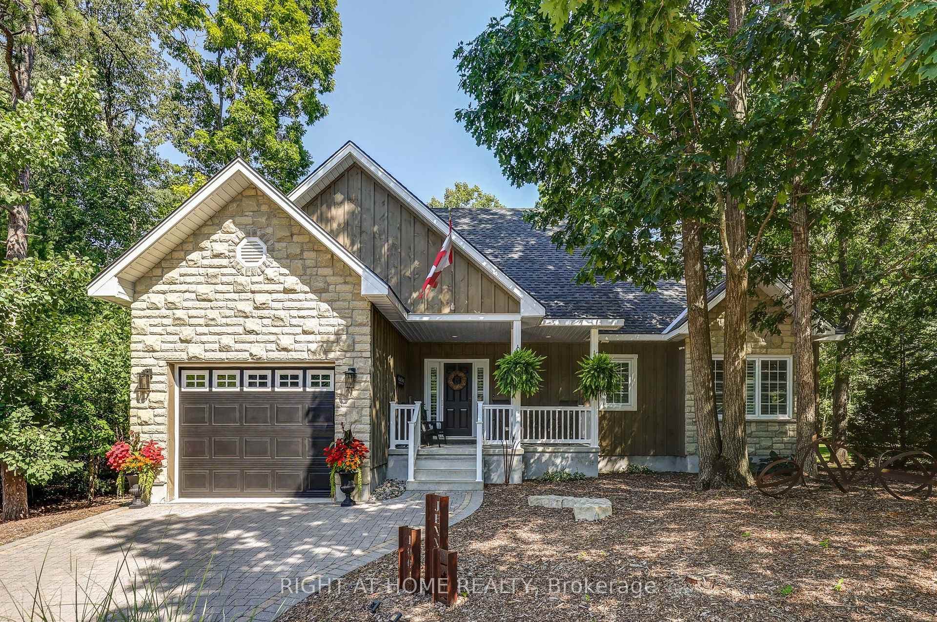 Welcome to 10047 Jennison Cres