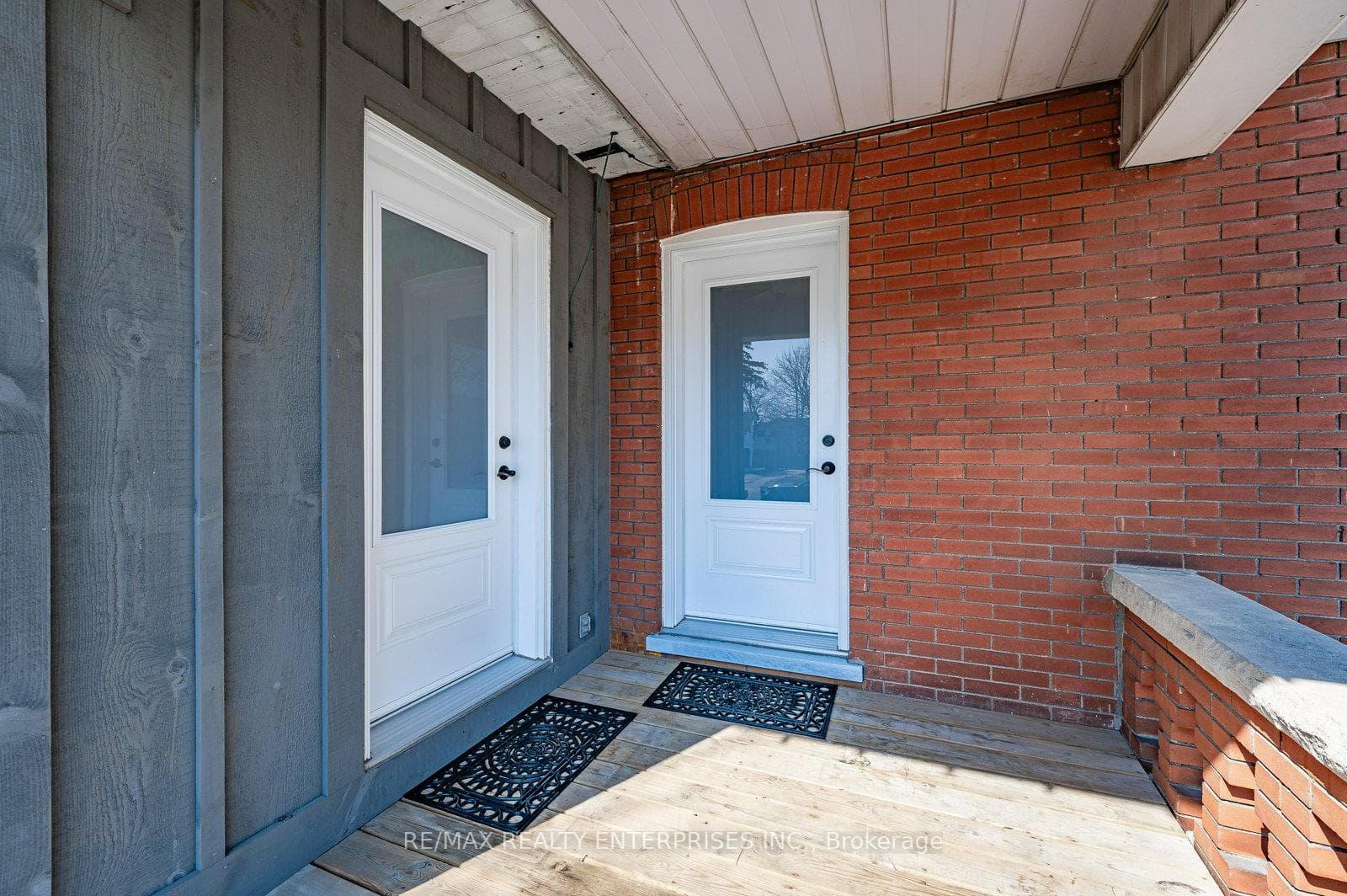 293 Dundas Street Unit 2 photo 3