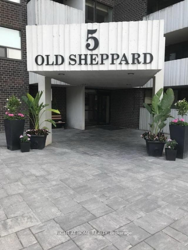 5 Old Sheppard Avenue Unit 1507 photo 1