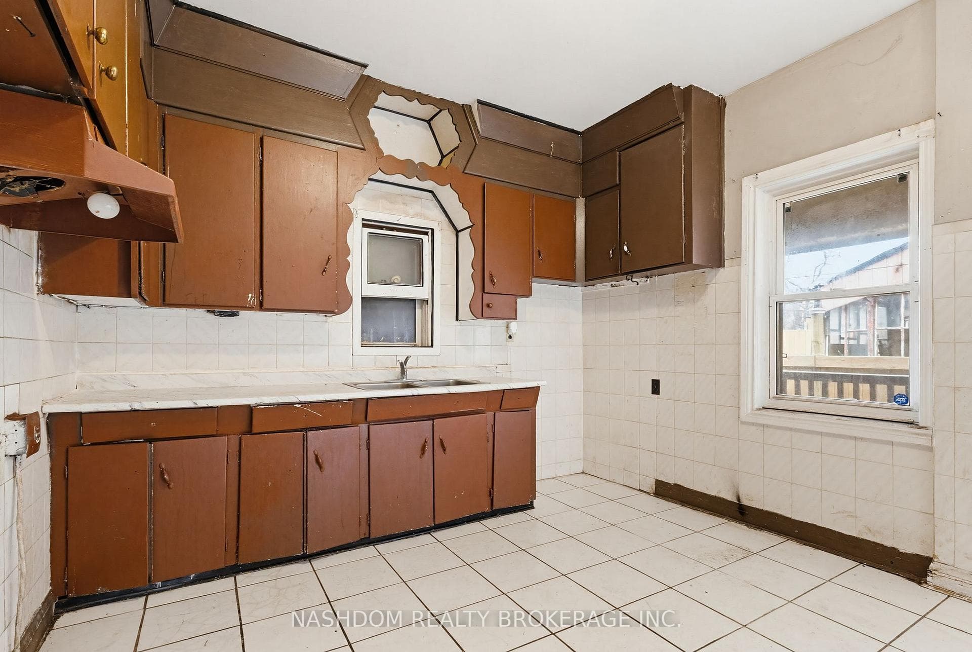 249 Wentworth Street photo 12