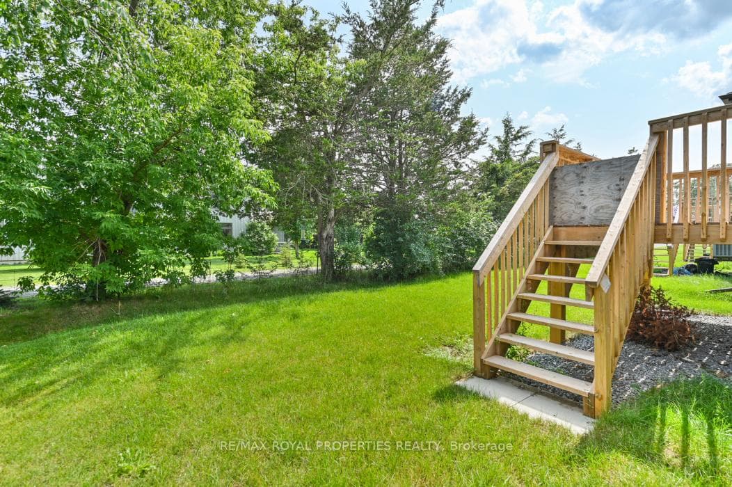24 Athabaska Drive photo 19