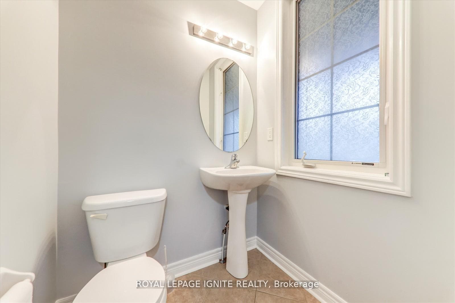 140 Durhamview Crescent photo 16