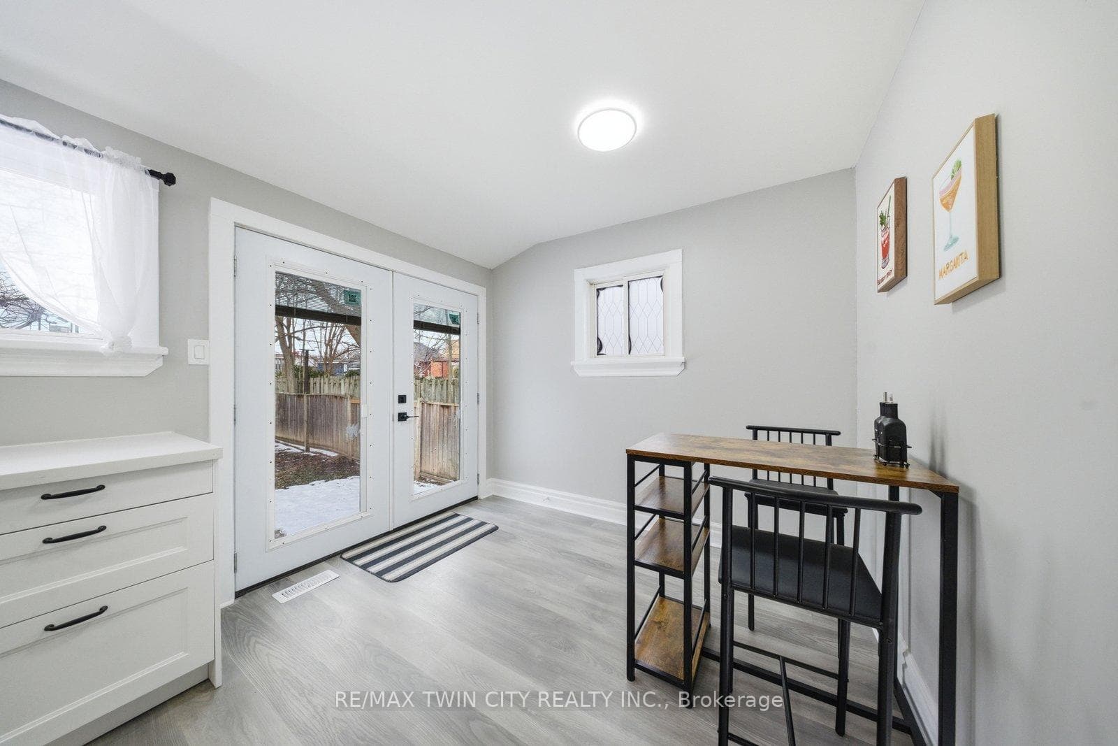 13 Salisbury Avenue photo 20