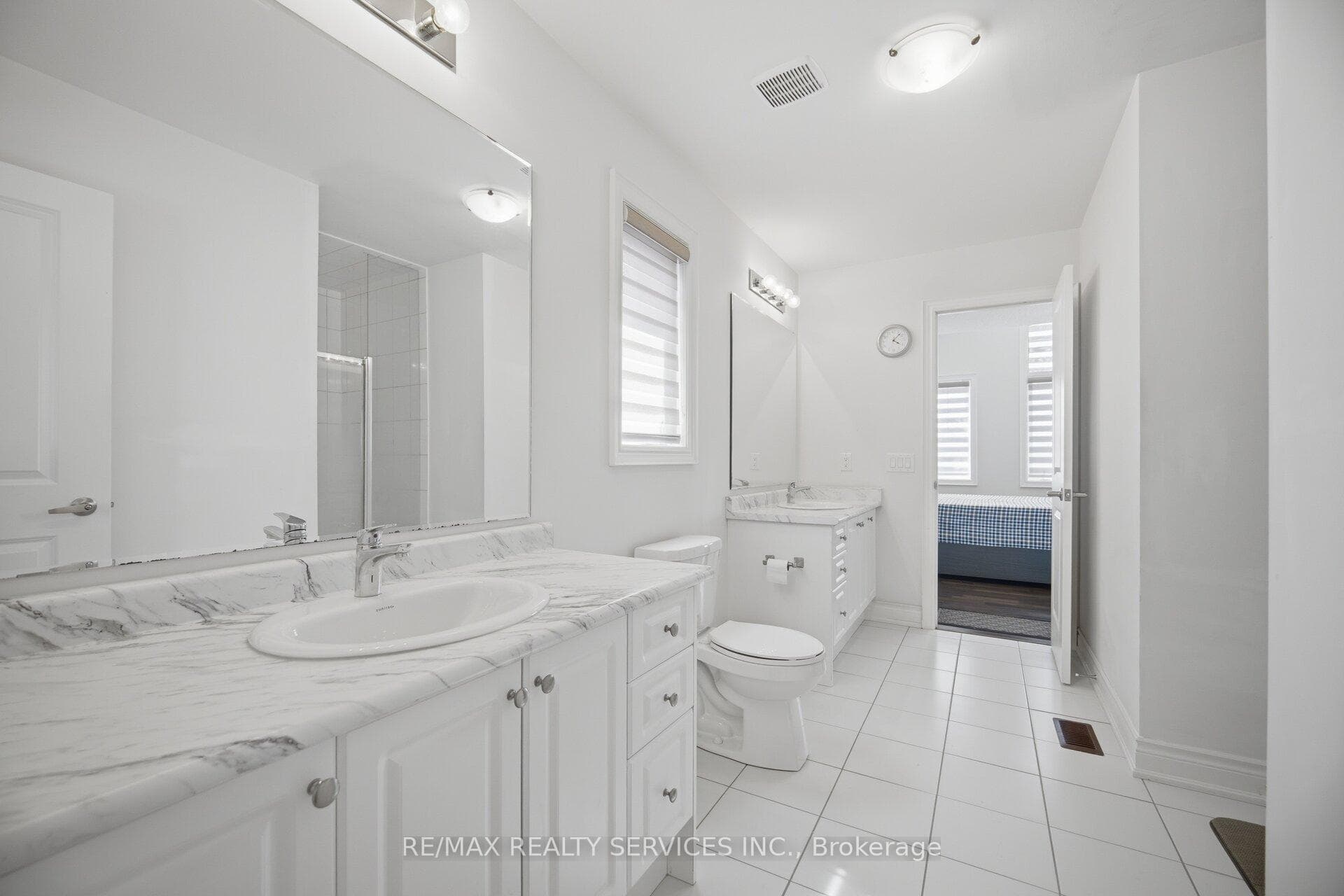 585 Dougall Avenue photo 44