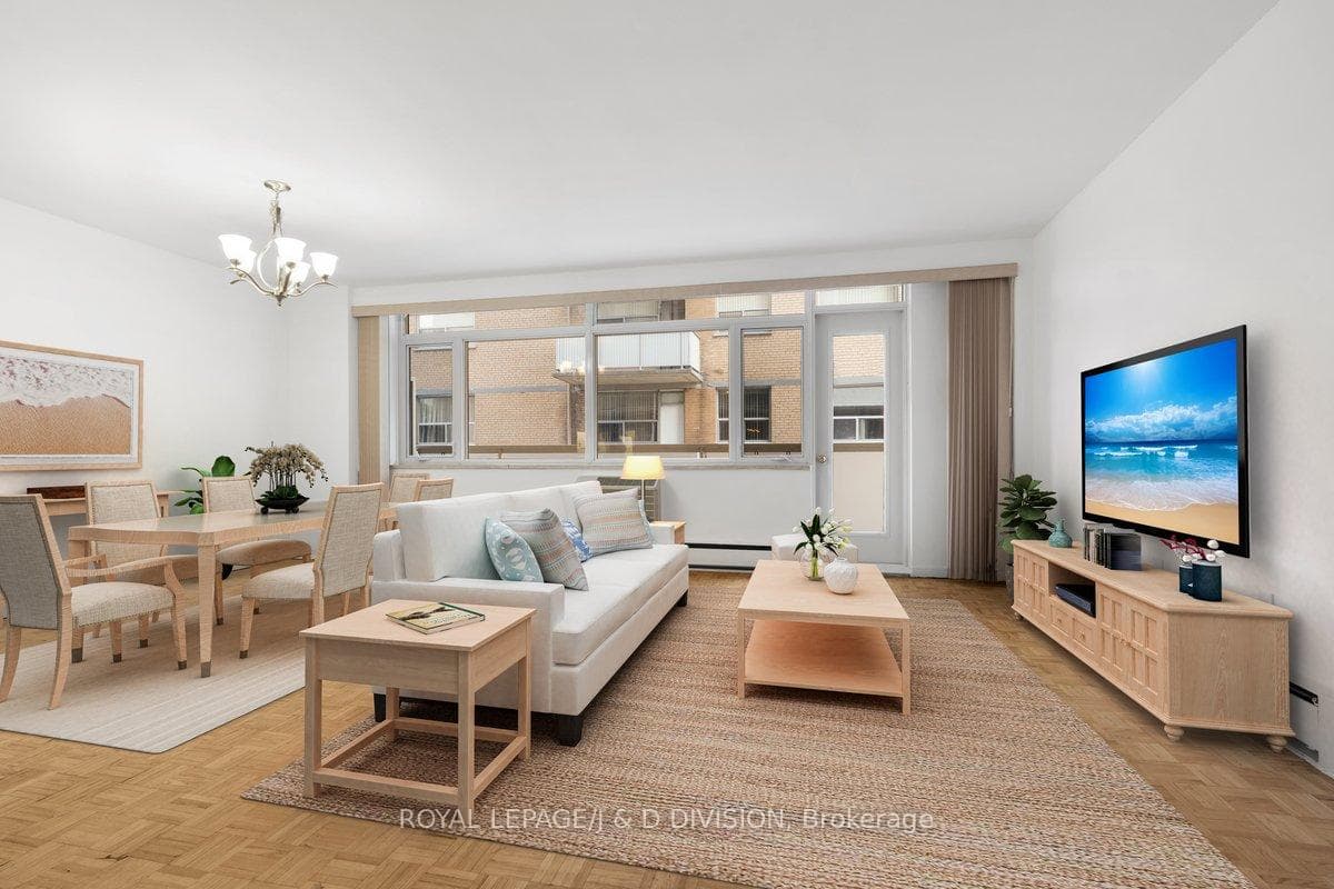 581 Avenue Road Unit 404 photo 2