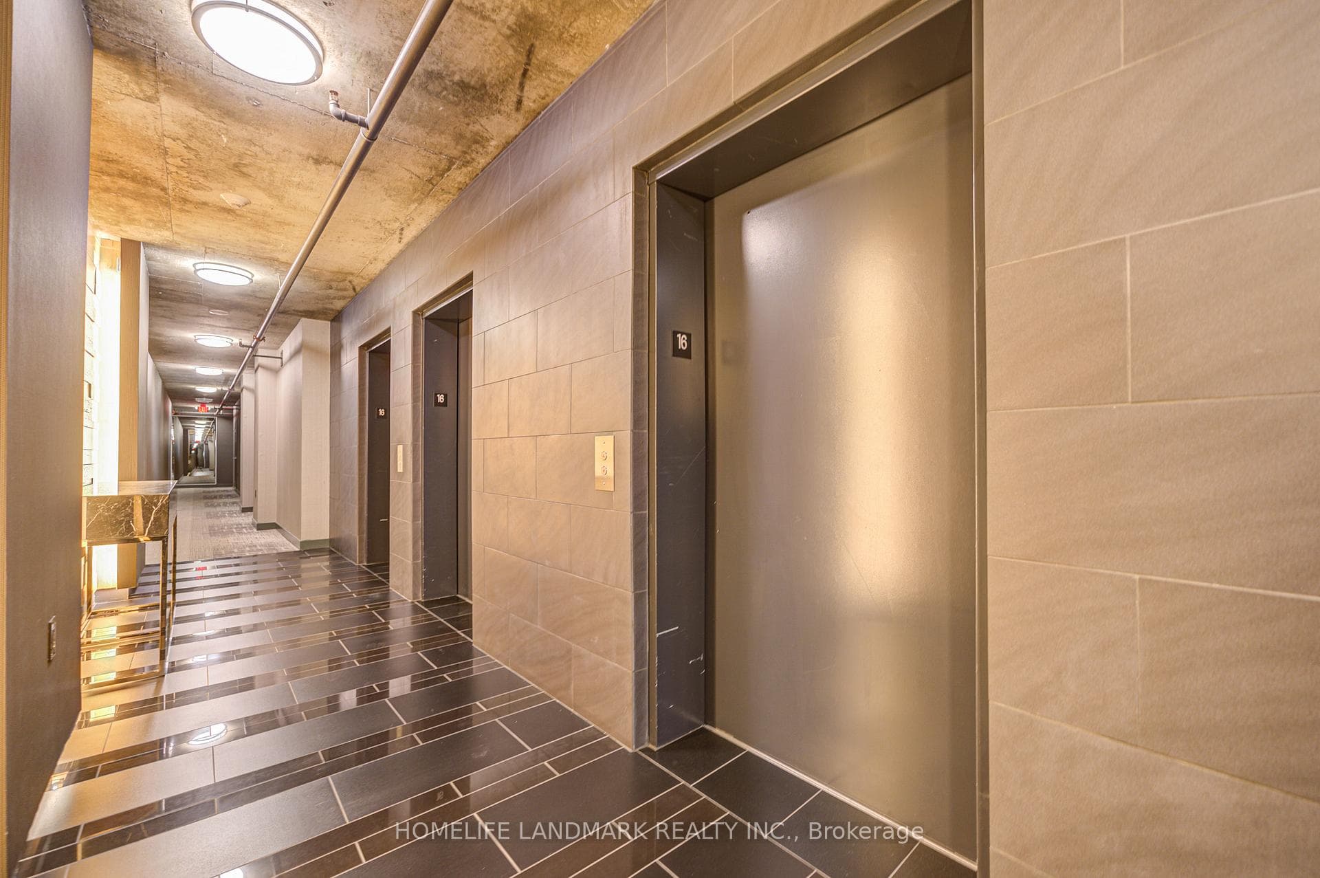 210 Simcoe Street Unit 1602 photo 7