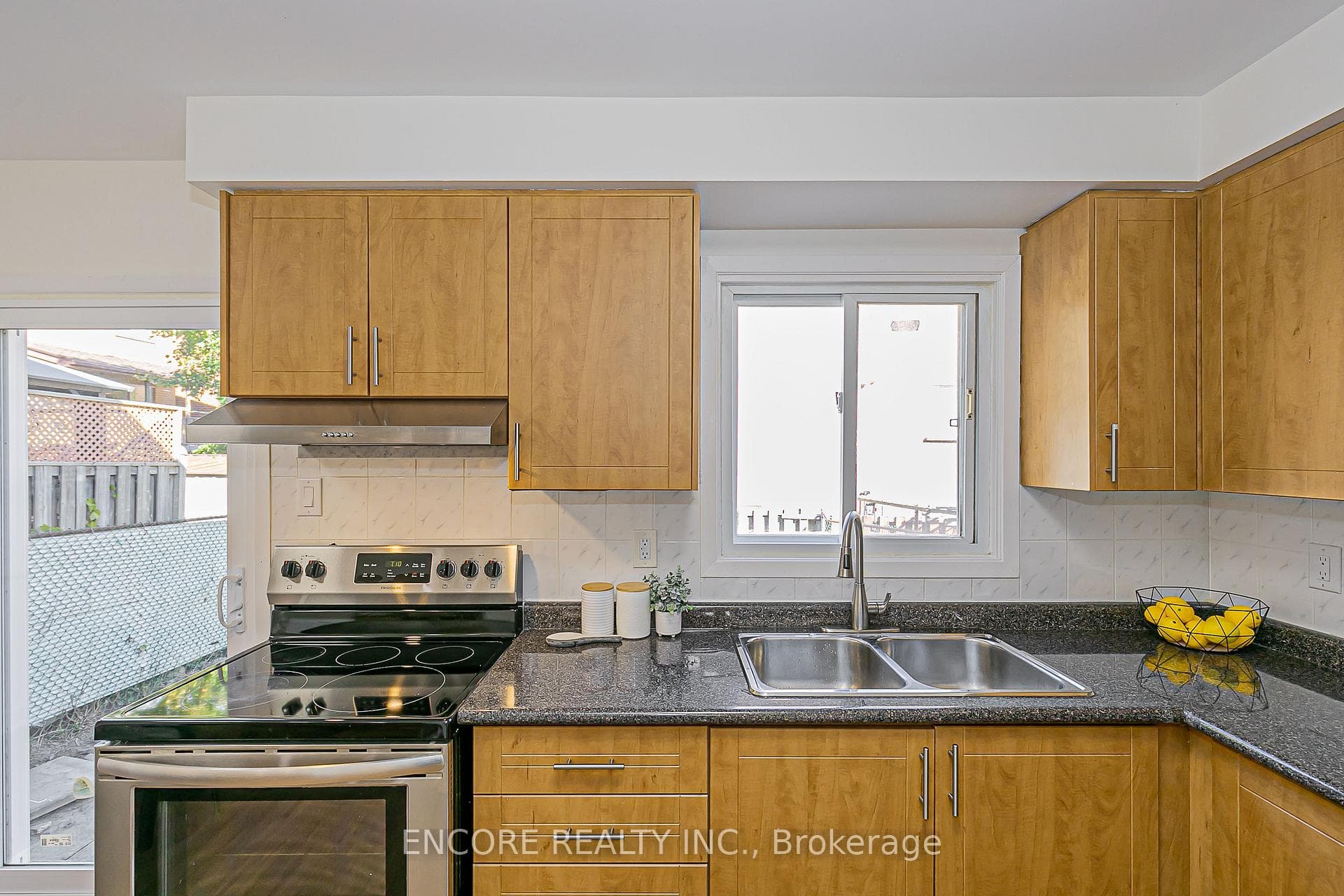 67 Cottsmore Crescent photo 15