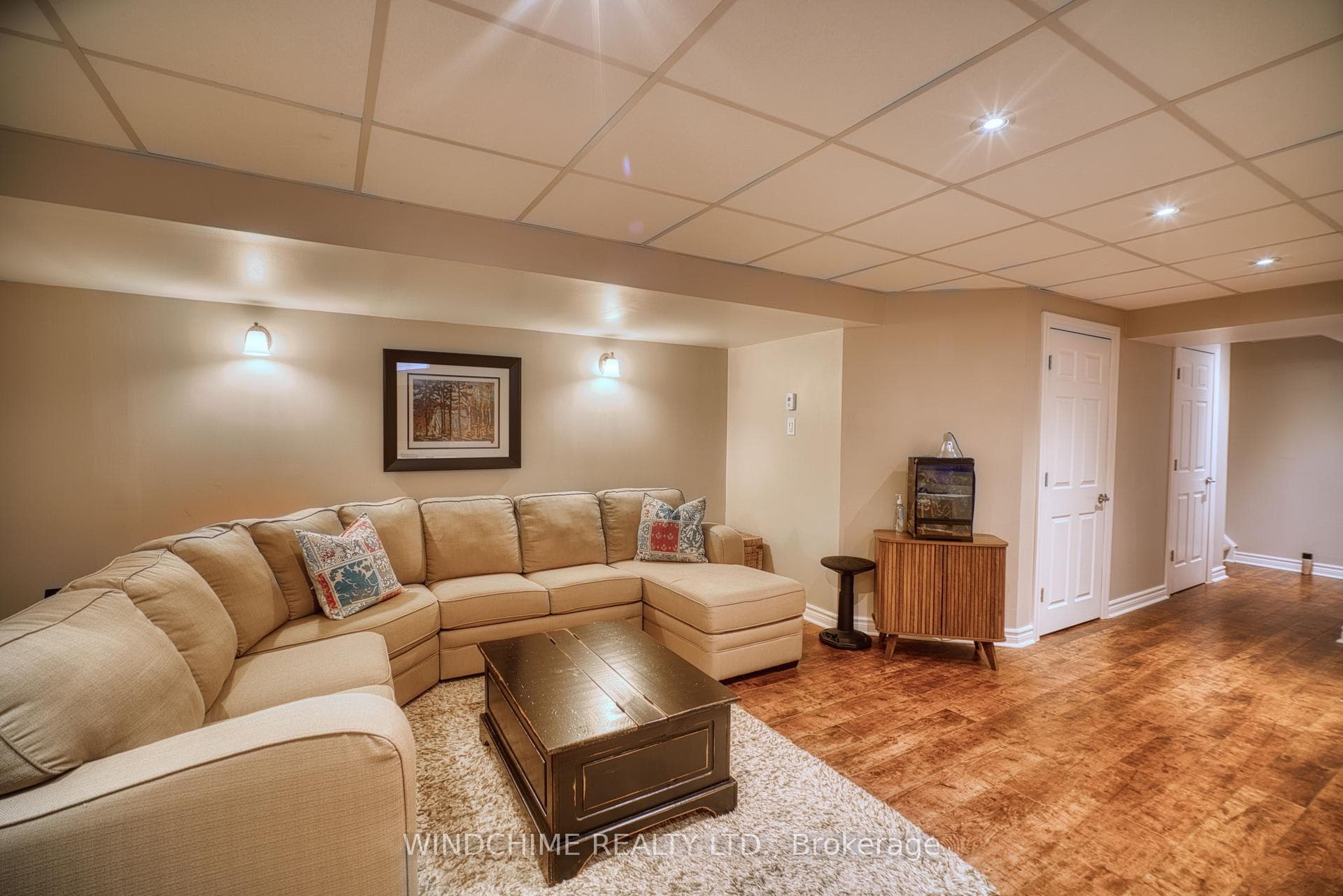 783 Walpole Crescent photo 41