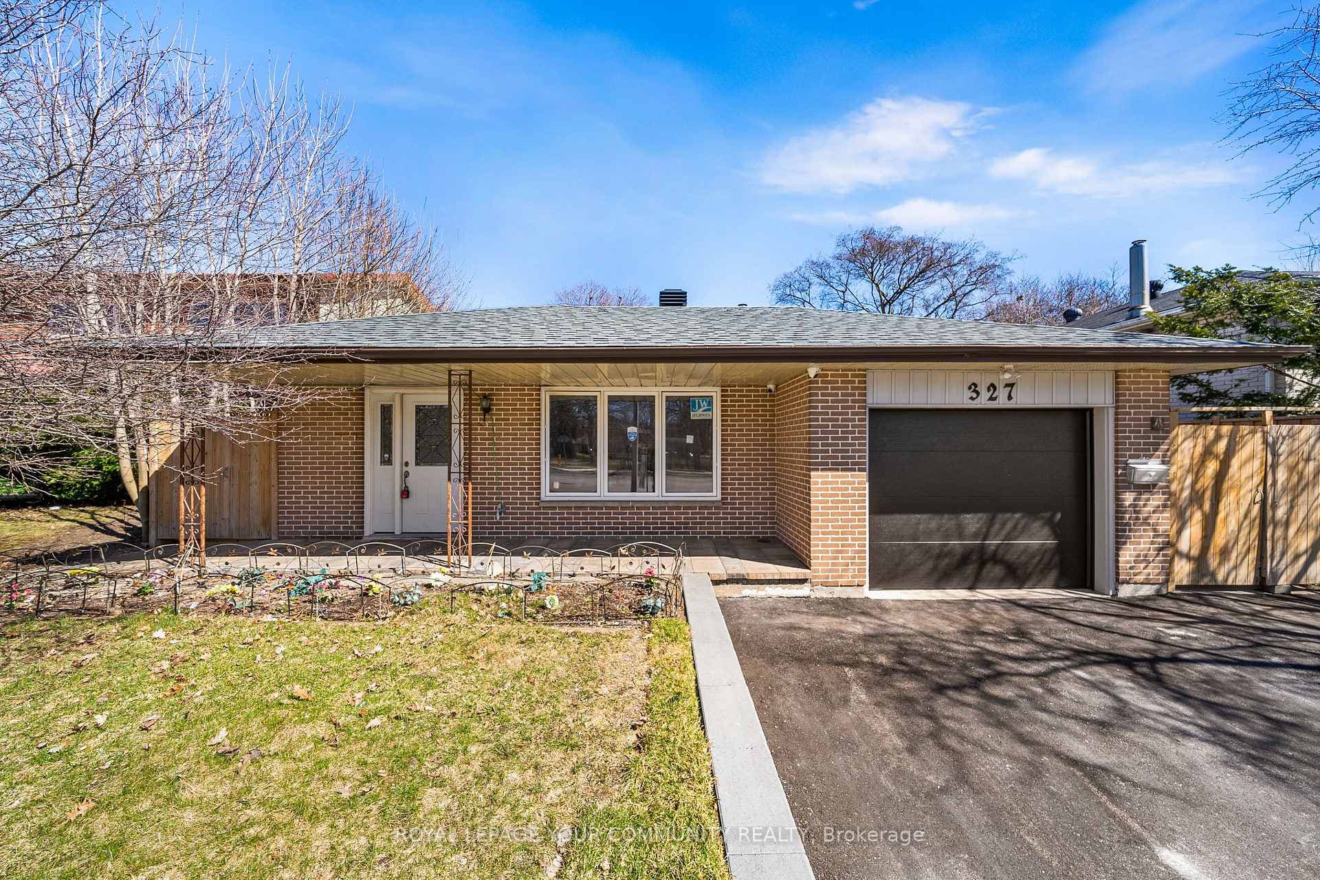 327 Duckworth Street photo 1