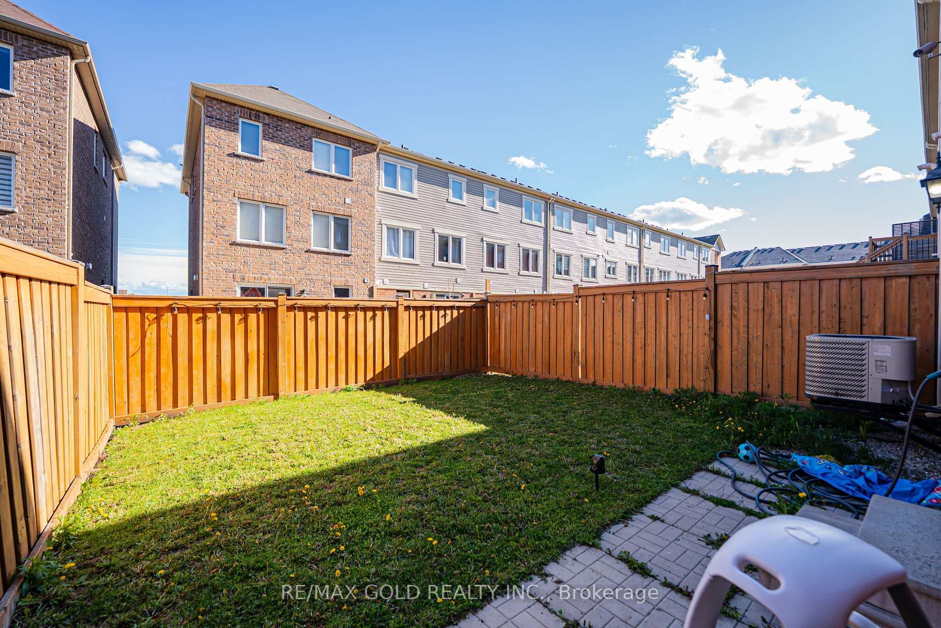 45 Ariel Road photo 10