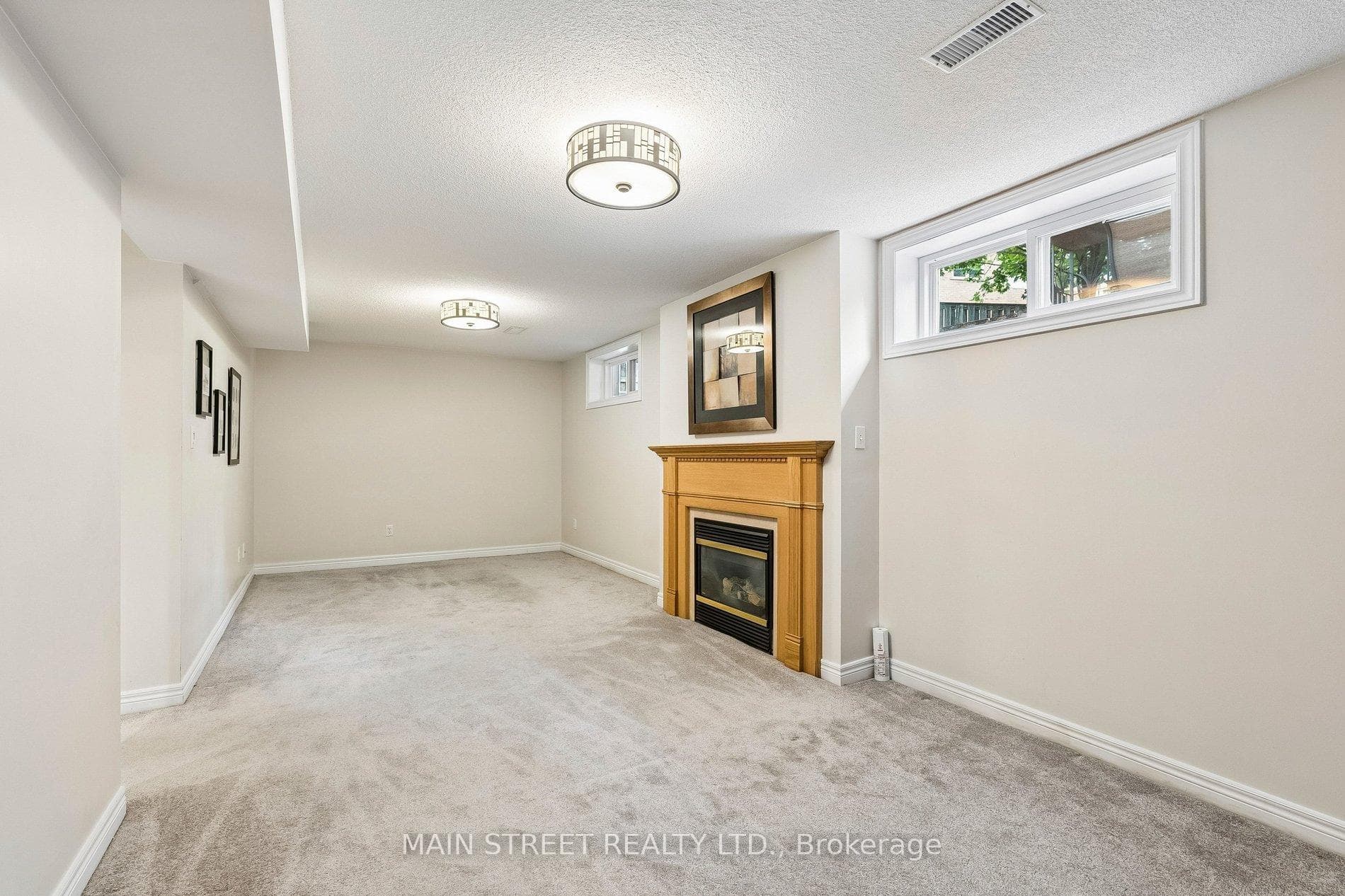 489 Cody Crescent photo 26