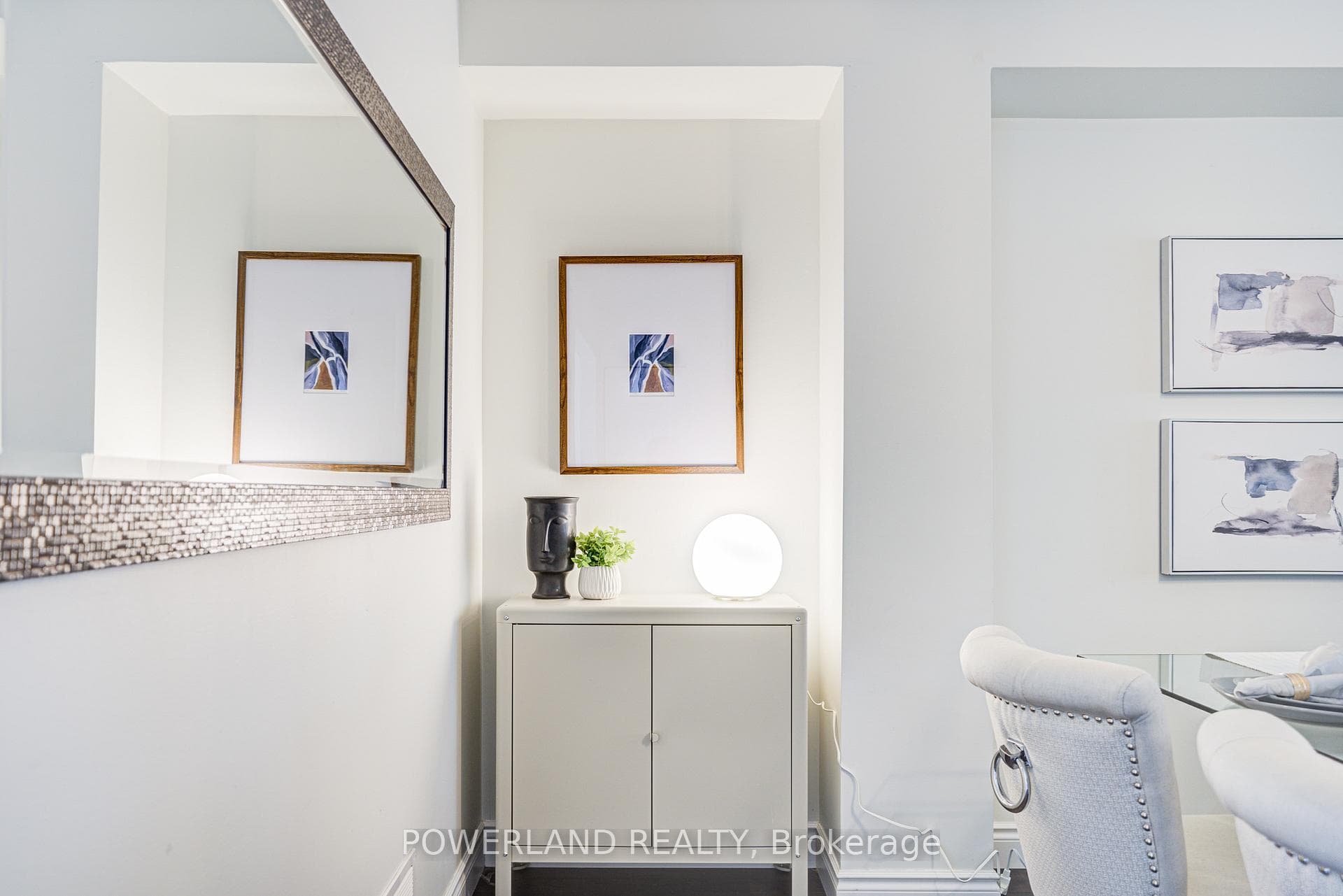 20 Coatsworth Crescent photo 12