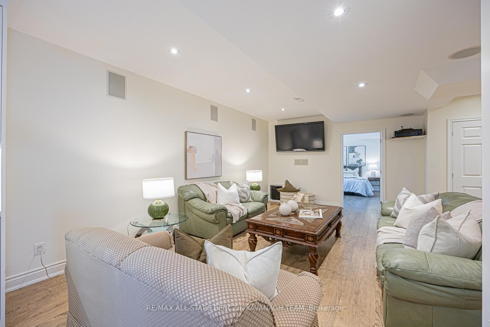 2237 Hackett Place photo 27