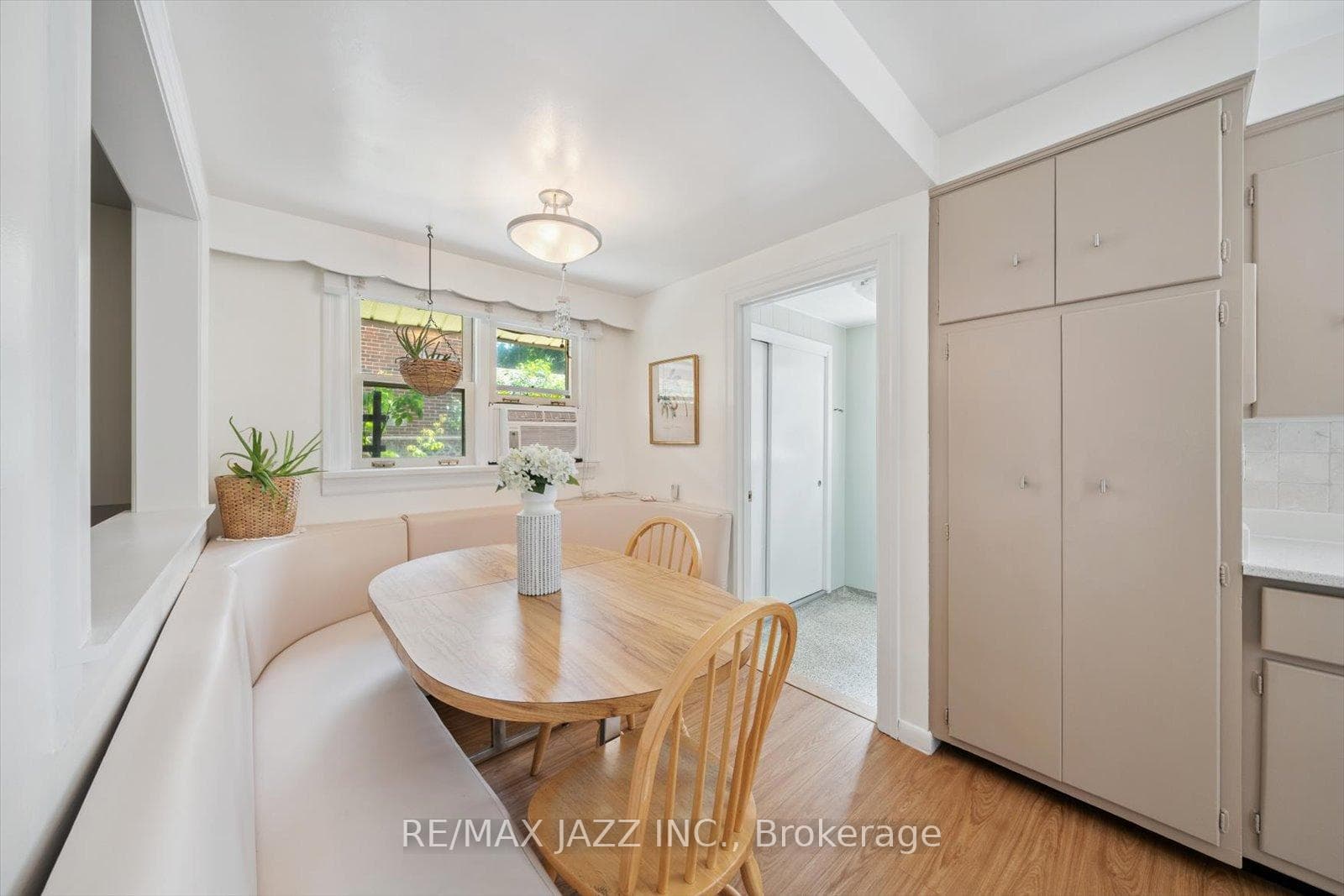 640 Mary Street photo 17