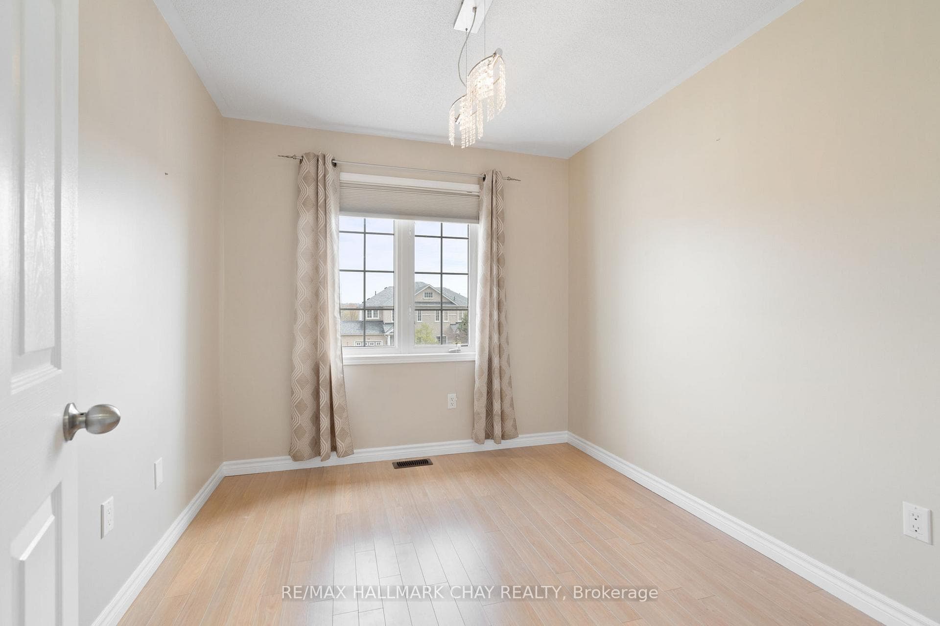 142 Sproule Drive photo 13