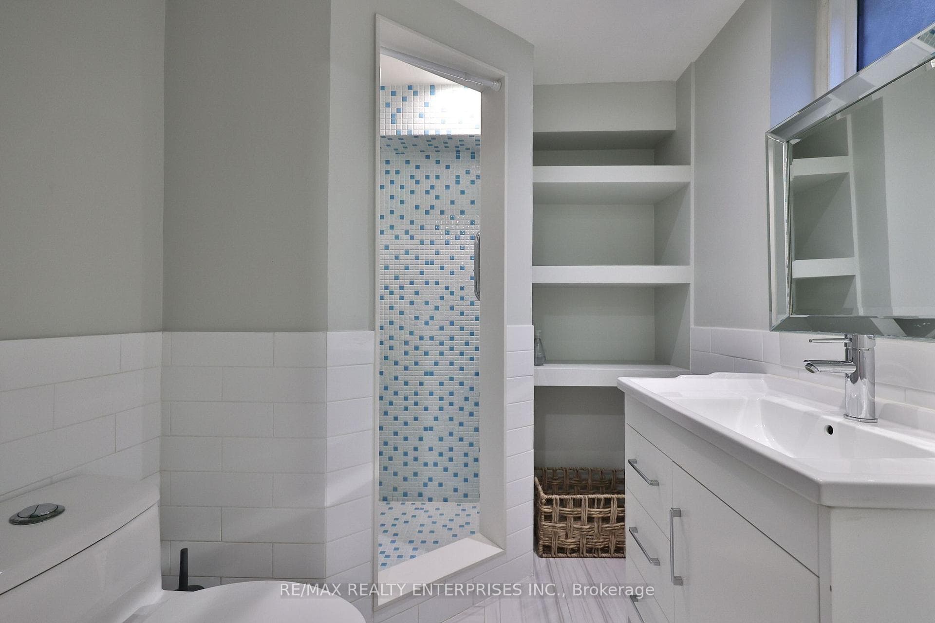 1439 Larchview Trail photo 35